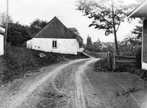 Sainte-Famille-de-l'Île-d'Orléans, vers 1920. Photo par M. Prévotat. Wikimedia Commons.