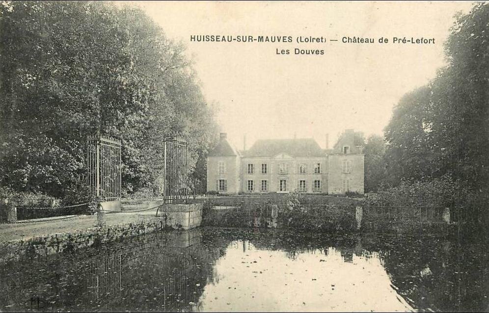 Carte postale non-datée du château Pré-Lefort Les Douves à Huisseau-sur-Mauves (Geneanet)