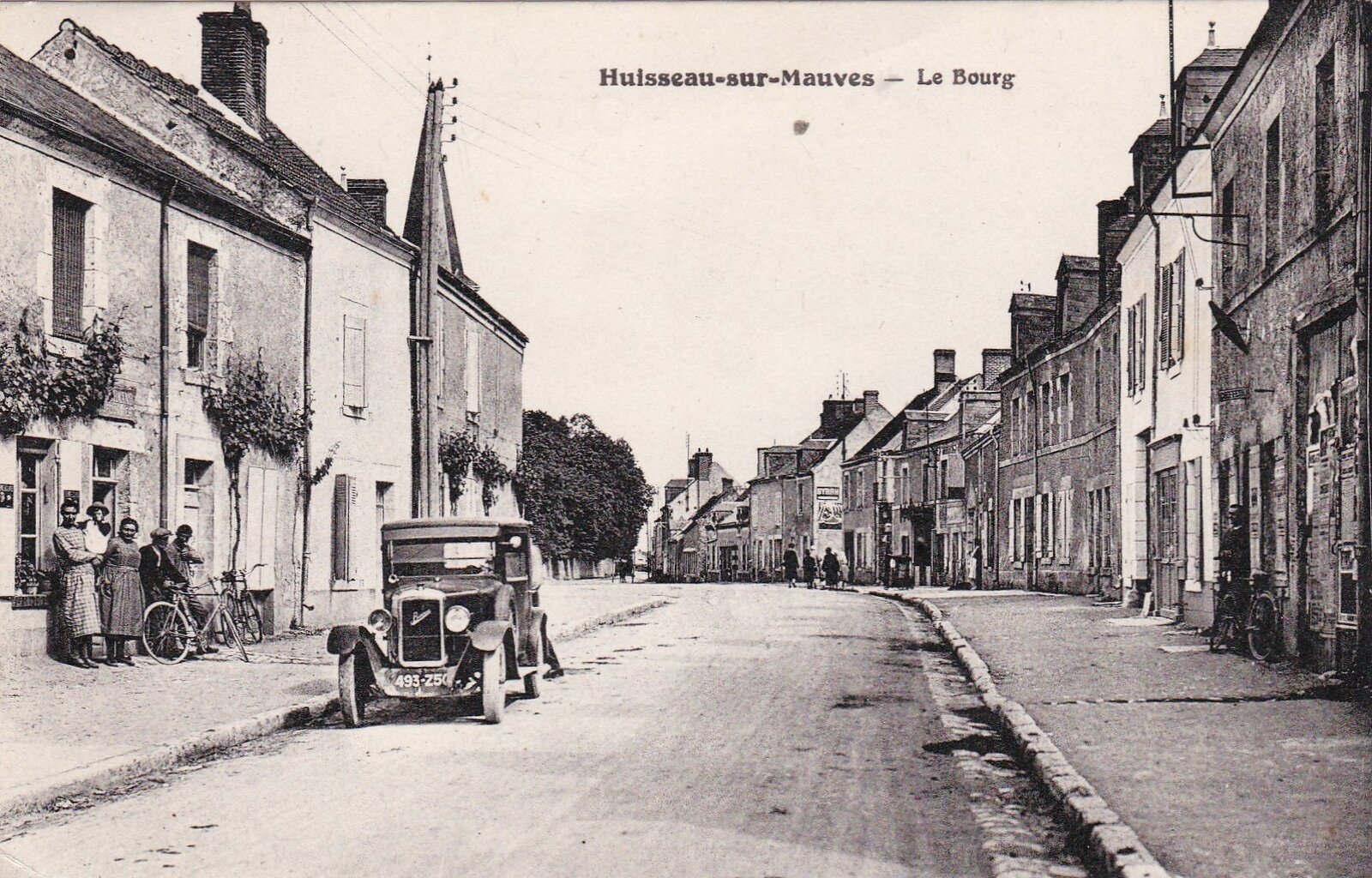 Carte postale d'Huisseau-sur-Mauves en 1930 (Geneanet)