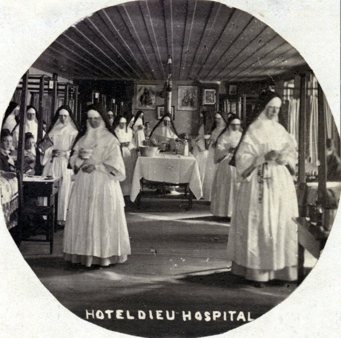 "Sick ward, Hôtel-Dieu, Quebec City, QC, about 1890" (McCord Museum)