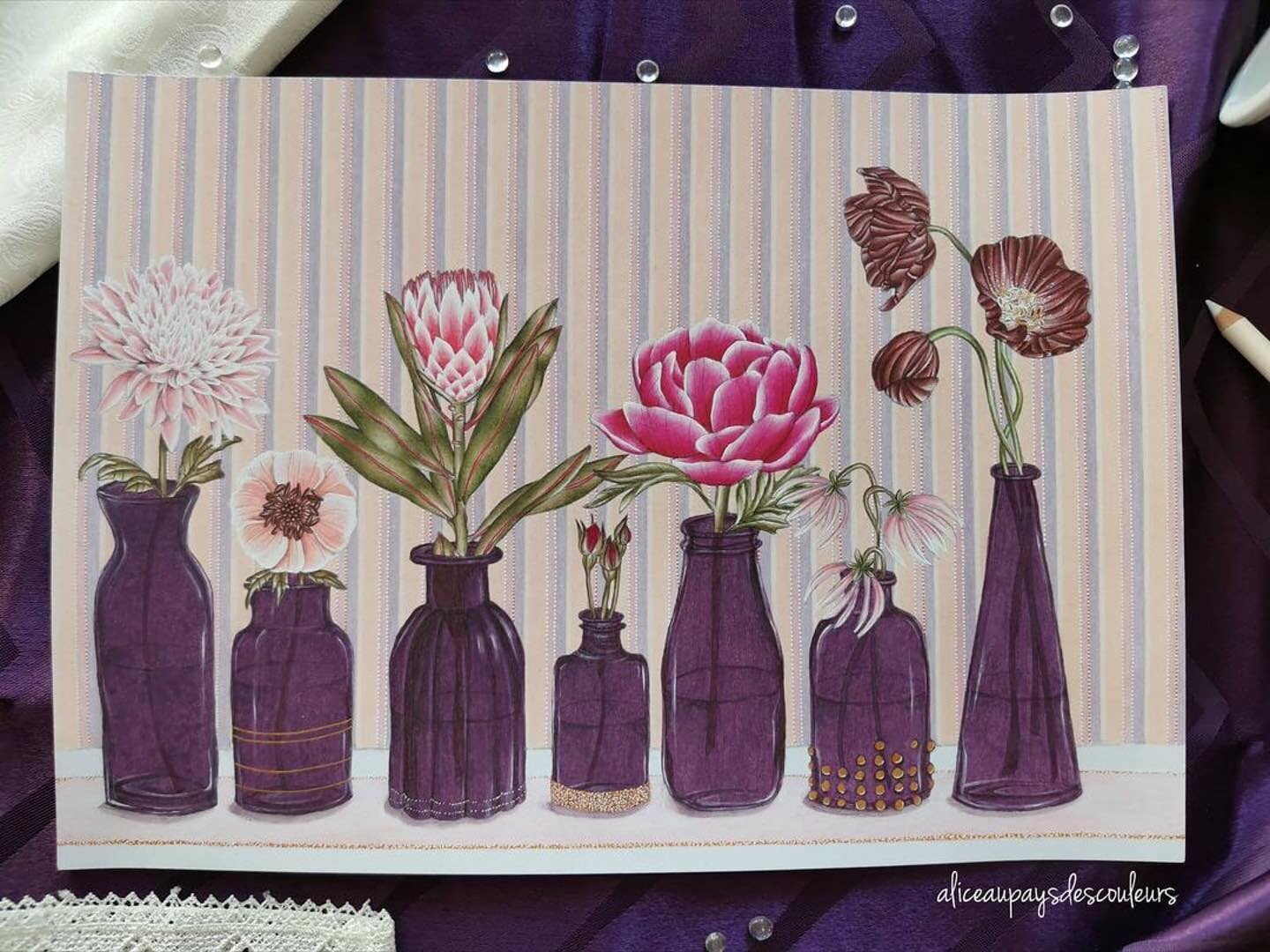 Absolutely love this coloring by the lovely @aliceaupaysdescouleurs 🌸 The wallpaper, the flowers, those purple vases!! Amazing!! 
.
It&rsquo;s been so wonderful to see how differently everyone has colored Garden Party.  I am truly amazed by all of t