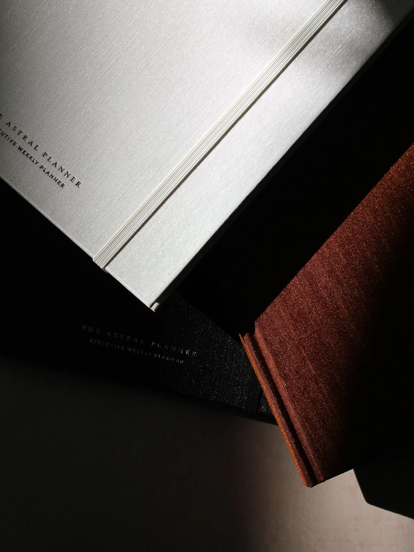 𝗧𝗵𝗲 𝗘𝘅𝗲𝗰𝘂𝘁𝗶𝘃𝗲 𝗪𝗲𝗲𝗸𝗹𝘆 𝗣𝗹𝗮𝗻𝗻𝗲𝗿 𝗛𝗮𝘀 𝗔𝗿𝗿𝗶𝘃𝗲𝗱
 
Enjoy 12 months of vertical weekly spreads, thoughtfully structured to house your daily schedule, to-do list, personal wellness, and spiritual attunement. Smyth-sewn bound 