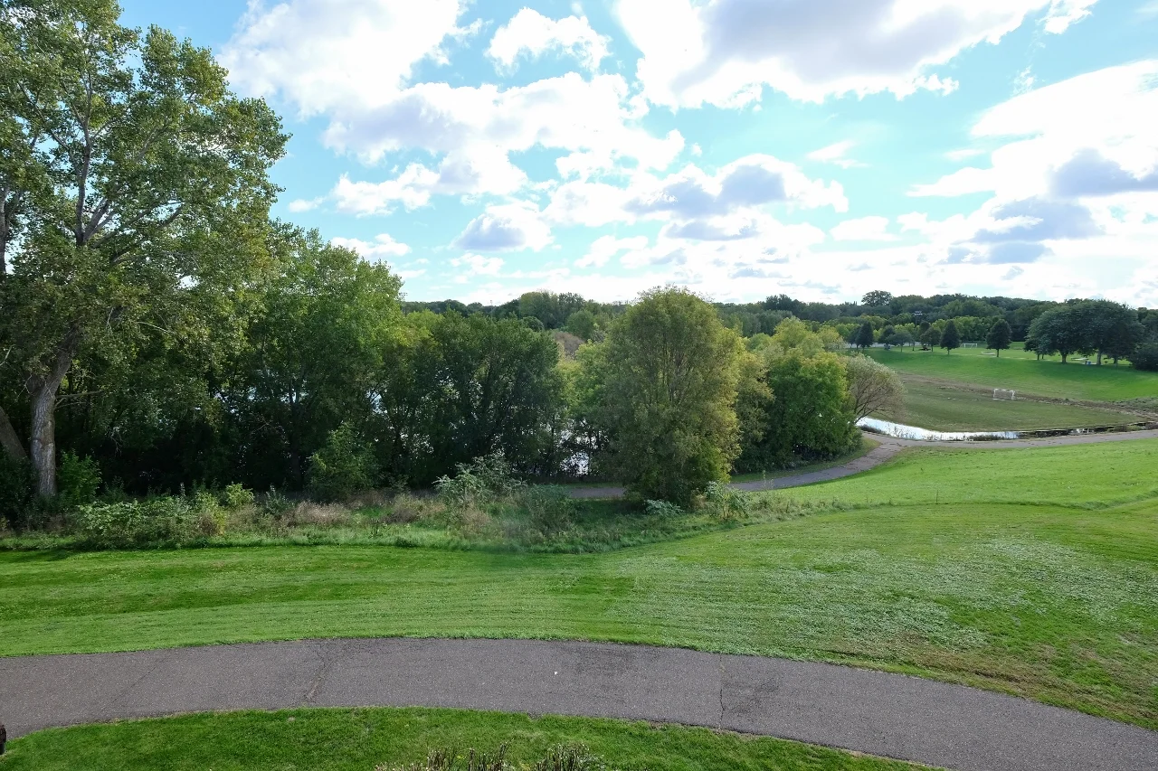 Neighborhood The Markham Apartments