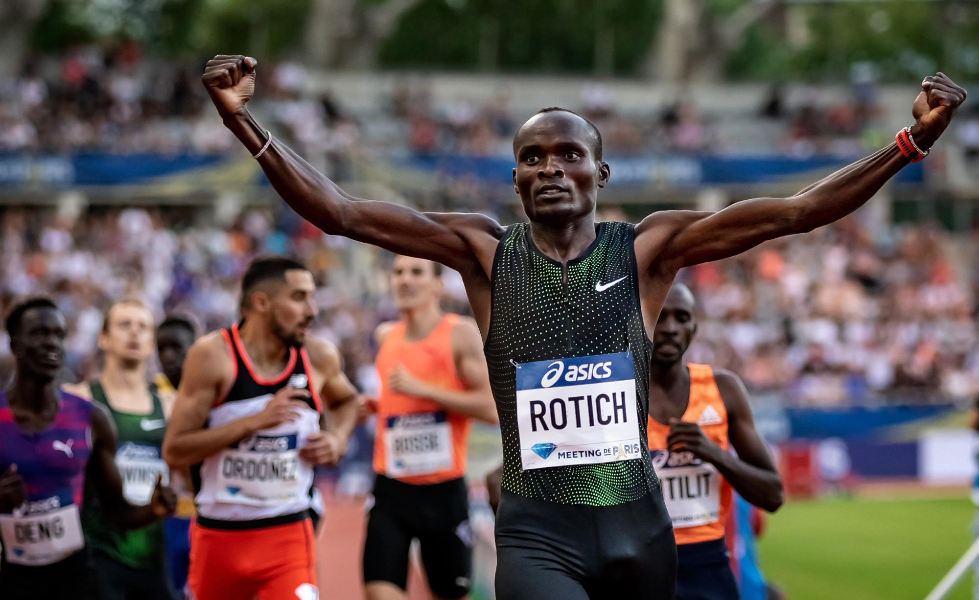 800mmrotich.jpg