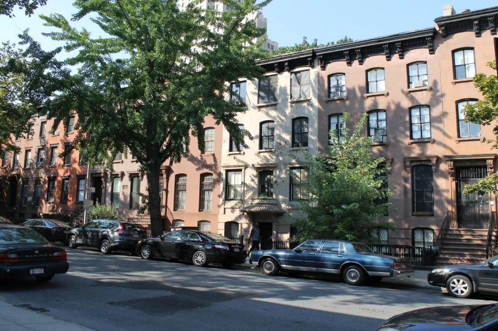 1-LANDING-98Fort-Greene-Place-BEFORE-1024x762.jpg