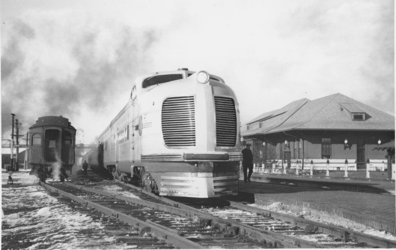Streamliner ca 1937.jpg