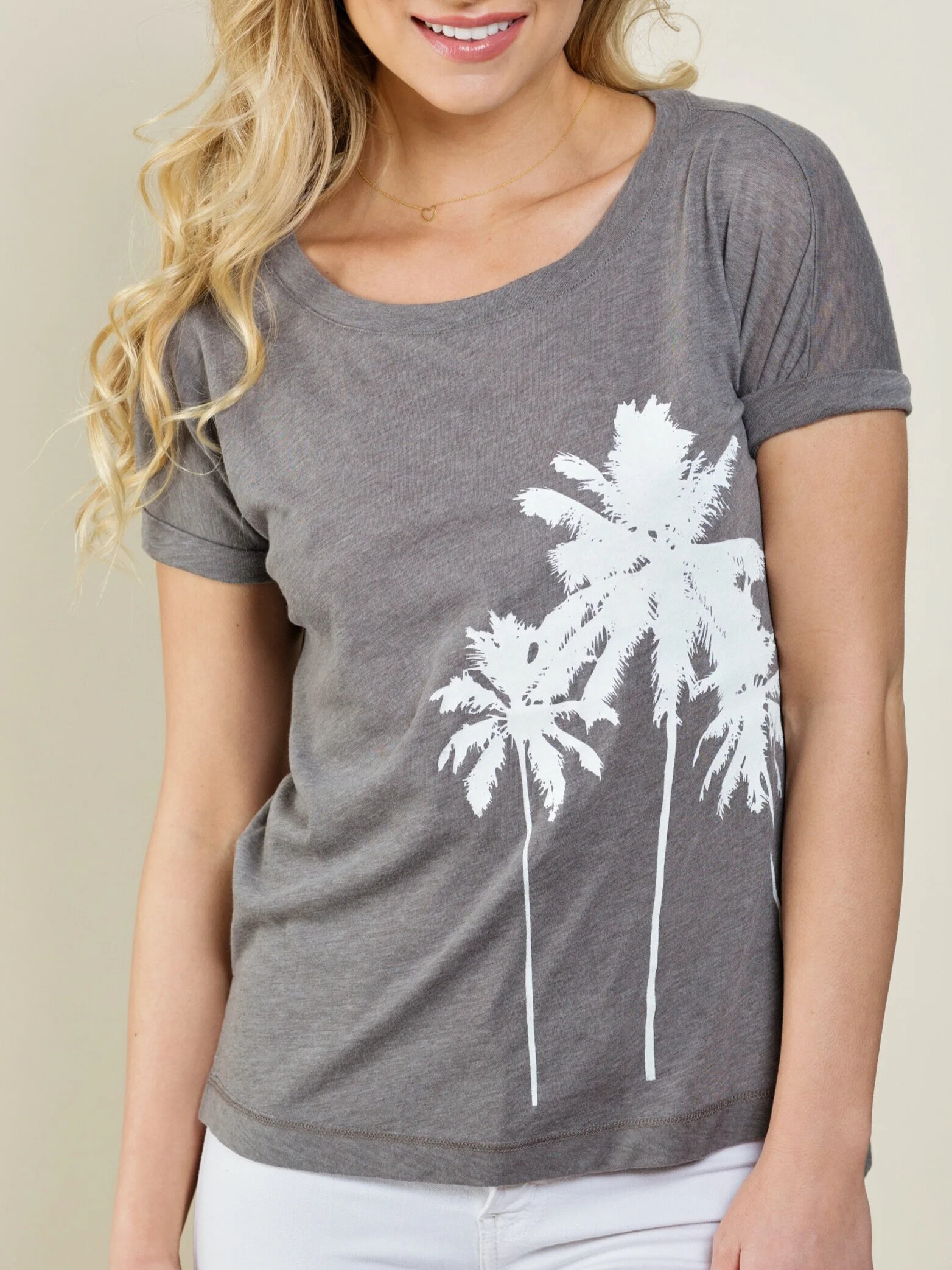 PALMTREES_TEE_STUDIO1_34RATIO.jpg