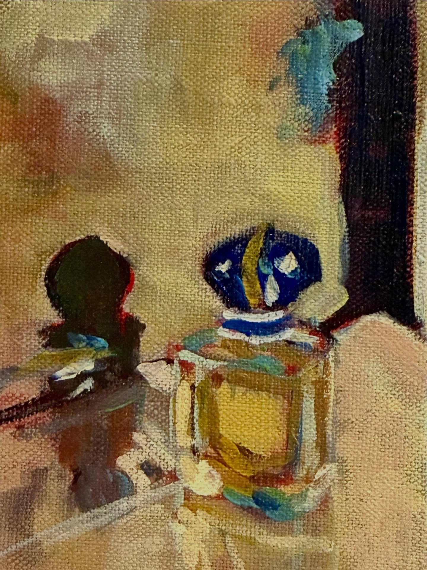 Day 2! Bottle of perfume 💙 After a long ass work day, this was really enjoyable ☺️