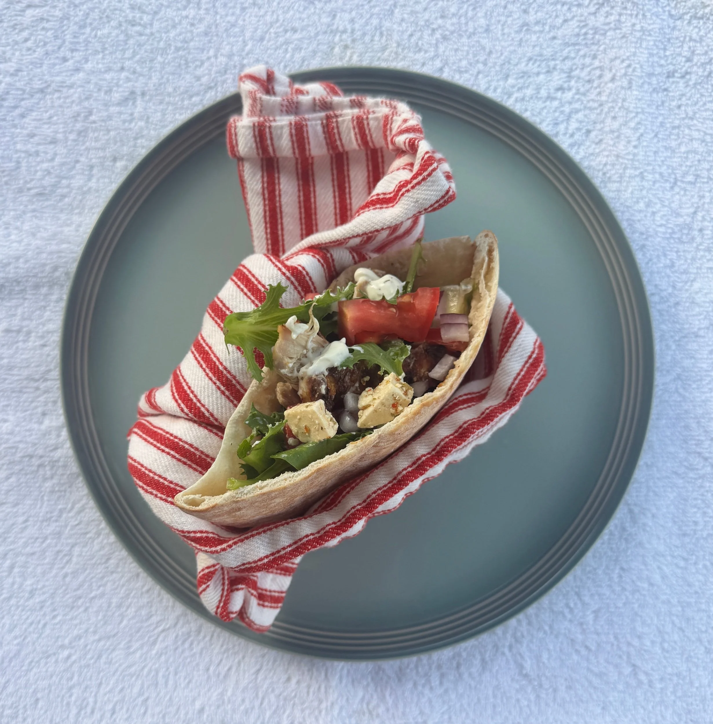 Greek Style Chicken Pita 