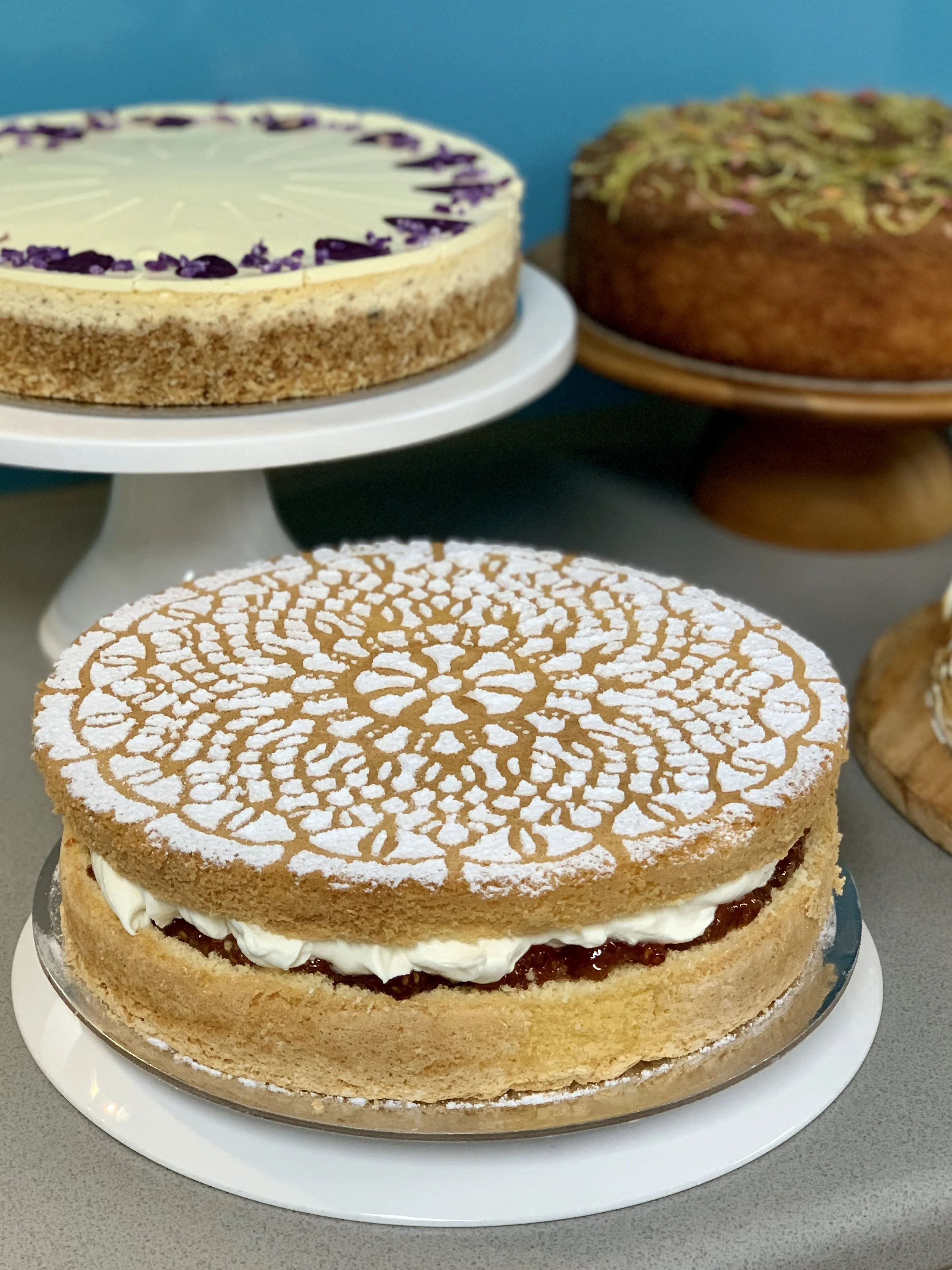 Victoria Style Sponge  – Nadine the Cake Queen