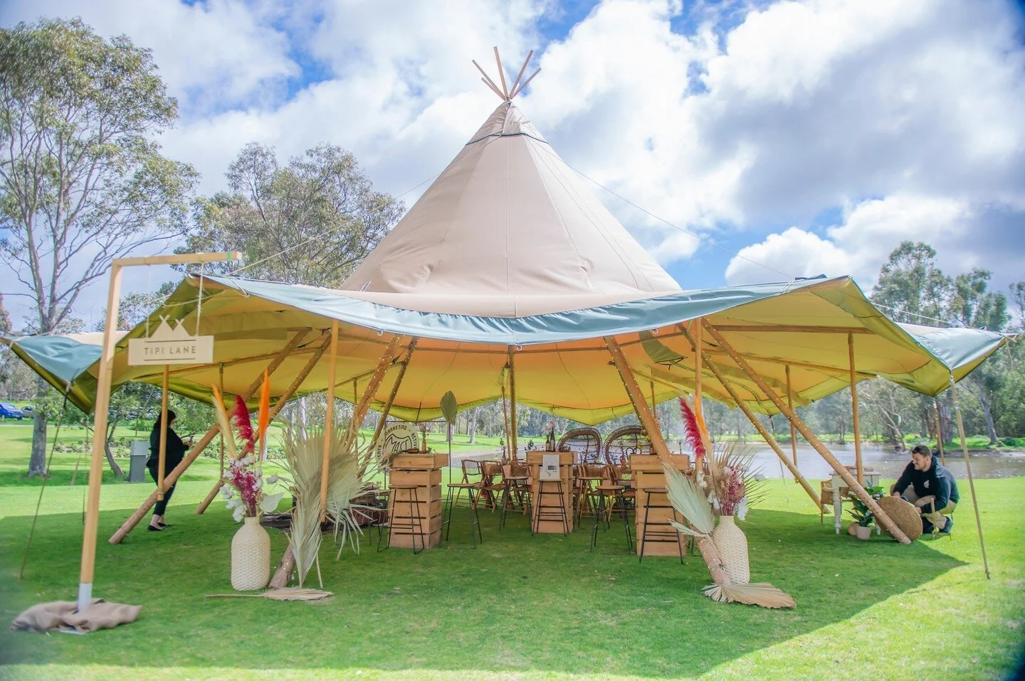 Do you want to marvel at giant tipis in all their glory? Every now and then we open our space up to you so you can see these out-of-this-world structures in real life. Make sure you're following us and keep your eyes peeled for our next open day!⁠
⁠
