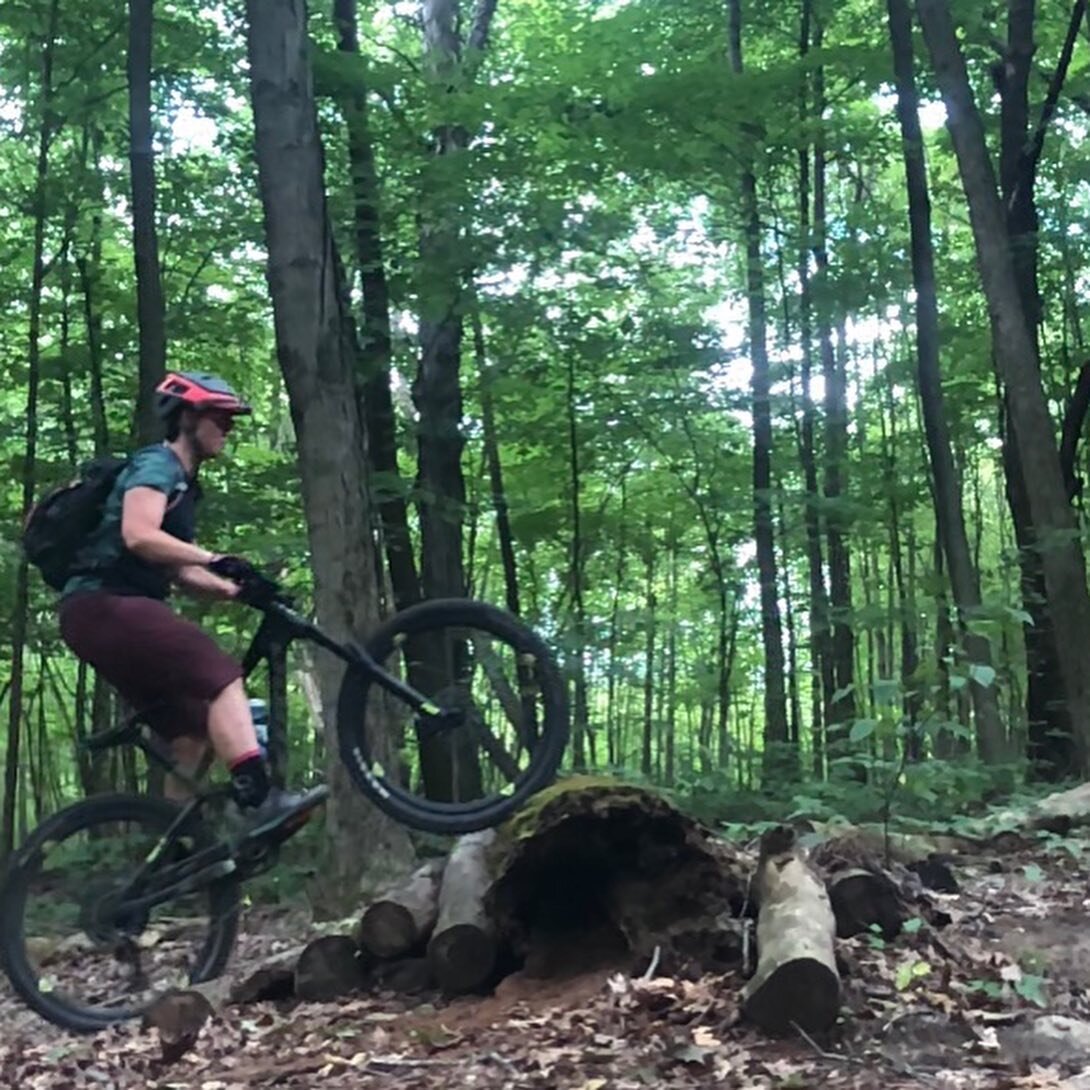 #humpday or #wheeliewednesday whatever you call it- we&rsquo;re halfway through the week and booking lessons! DM/PM or visit the website (link in bio) to book today! #transitionbikes #hshive #honeystinger #nuunhydration #camelbak #fiveten #tldbike #c