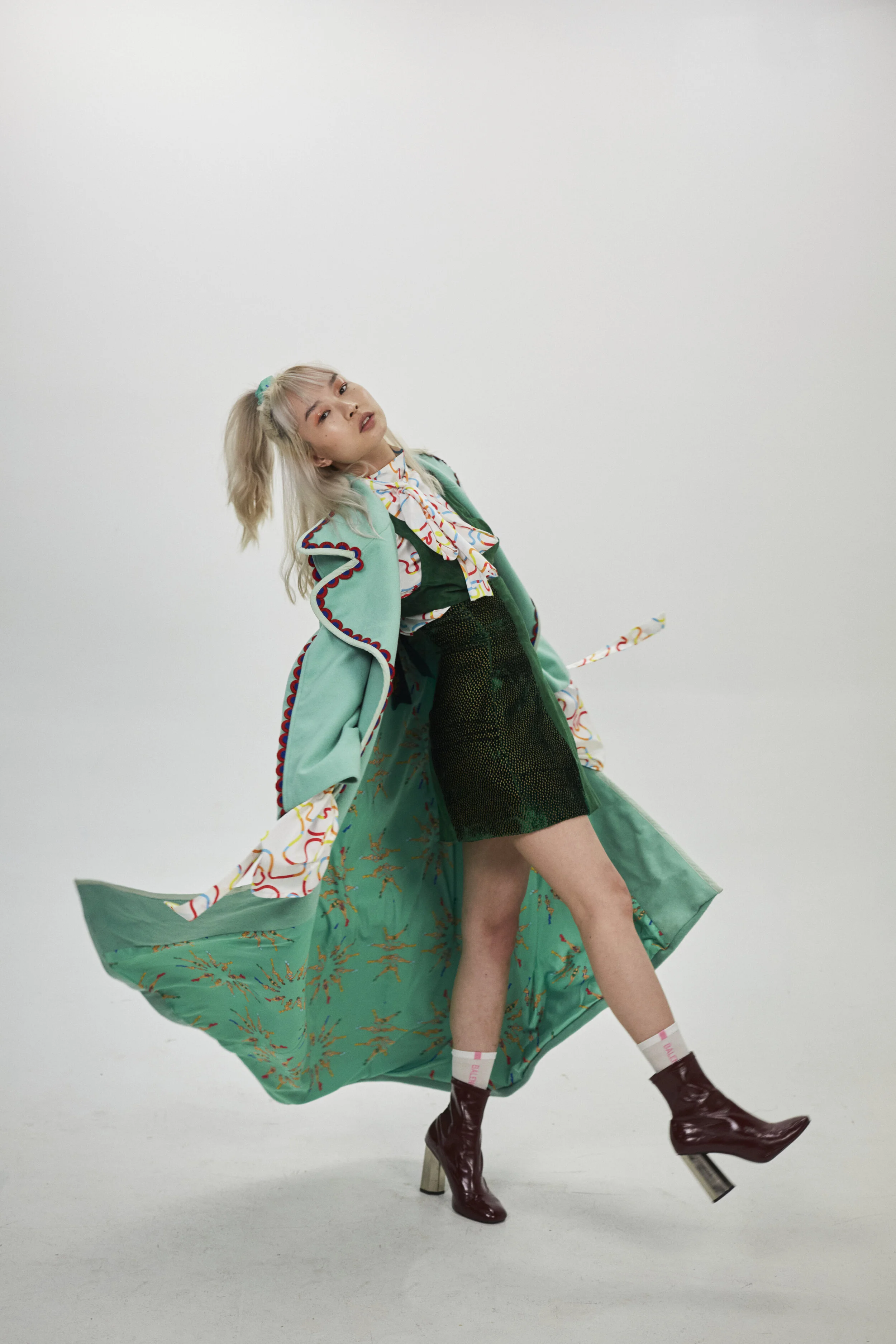 GradShow19.jpg