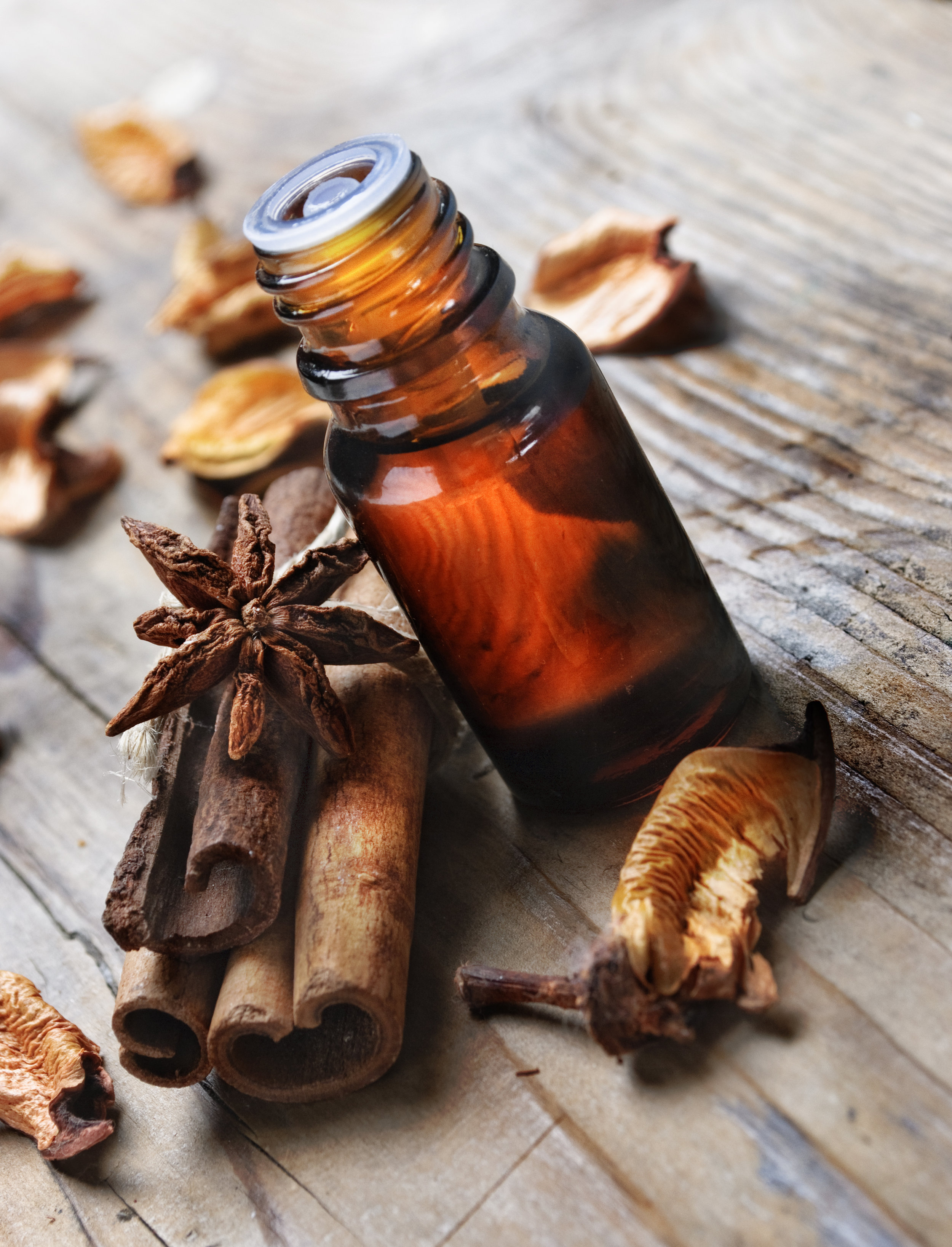 essential-oil-93DYHG6.jpg