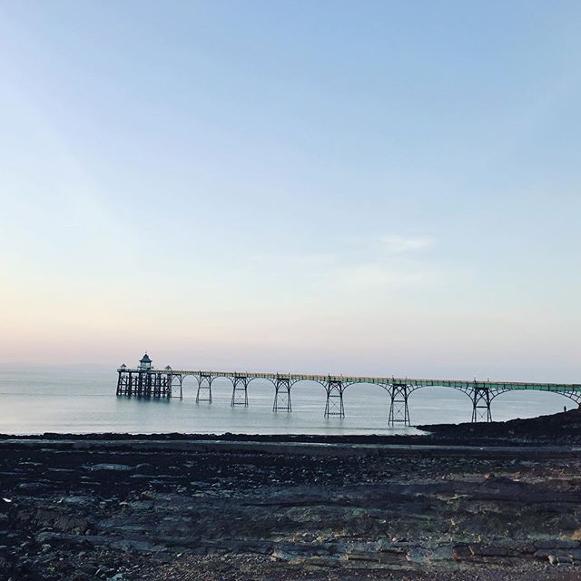 Clevedon.....you&rsquo;ve been beautiful today! Feeling very lucky to live here and have a business here. 😍 #TWS #clevedon #clevedonpier #sunset #springiscoming