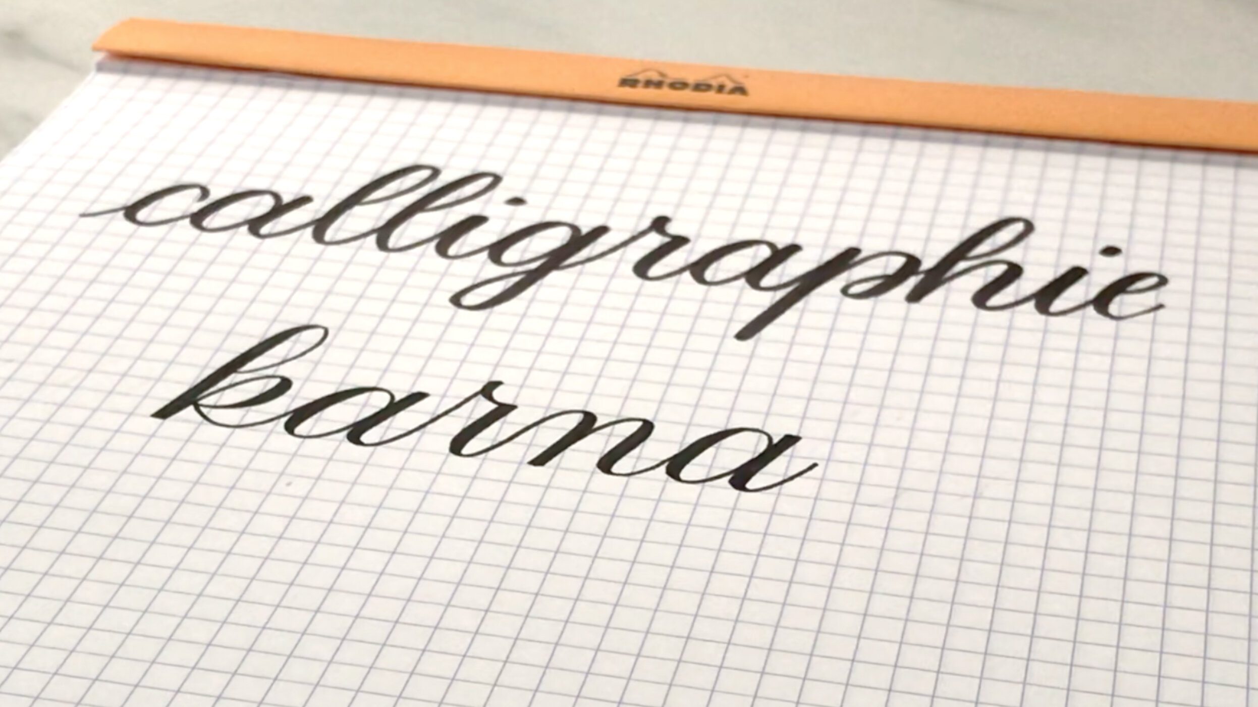 Faux calligraphie : Calligraphier sans matériel (+ fiche lettering