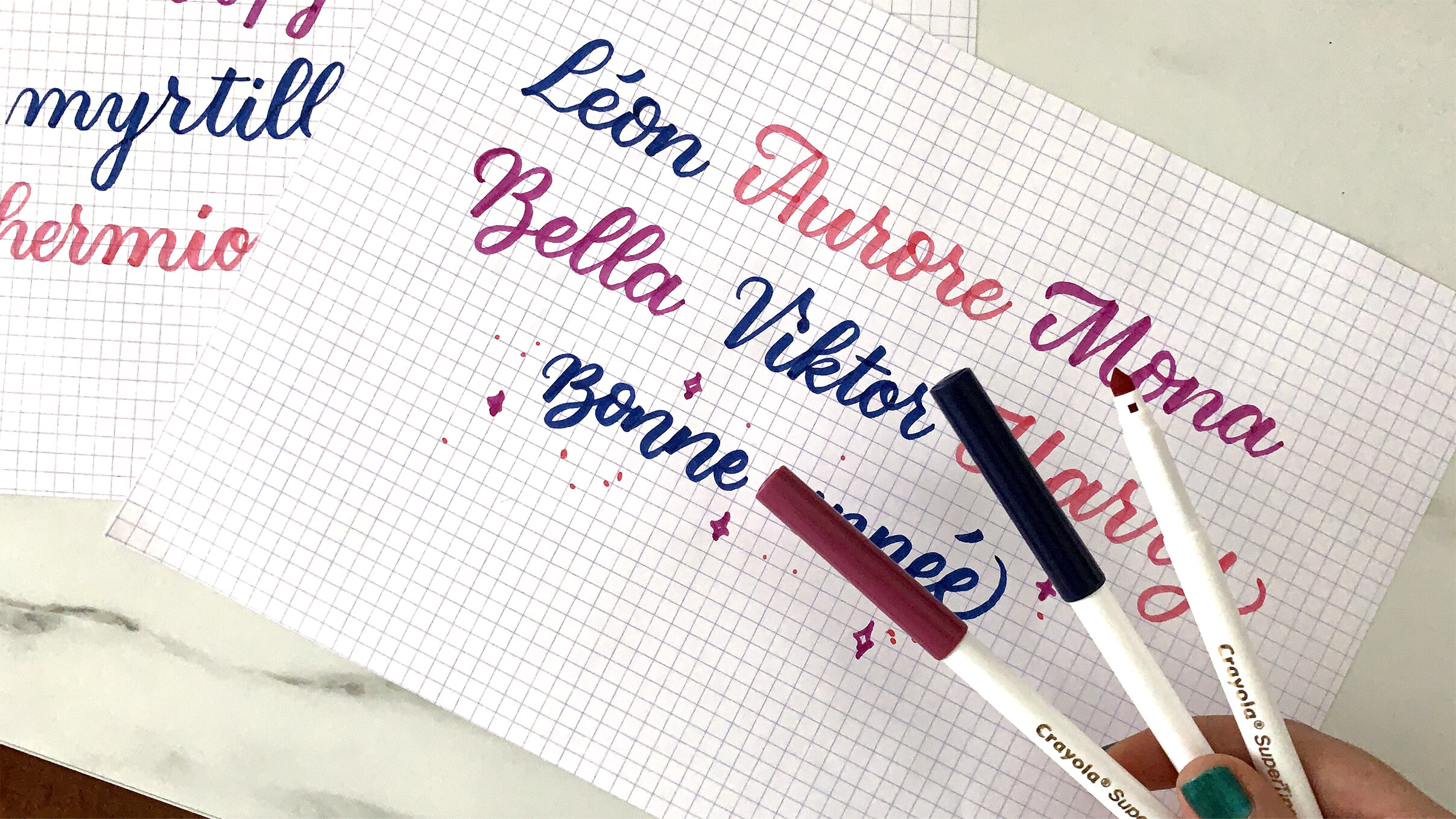 Faire de la calligraphie avec les Crayola SuperTips ? — Alexiane Davenport  — Lettering Designer, Créatrice de contenu, Formatrice