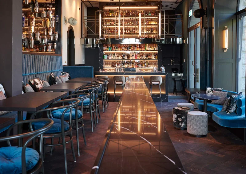 DAS COMEBACK VON DIRK HANY: DIE „BAR AM WASSER” IN ZÜRICH