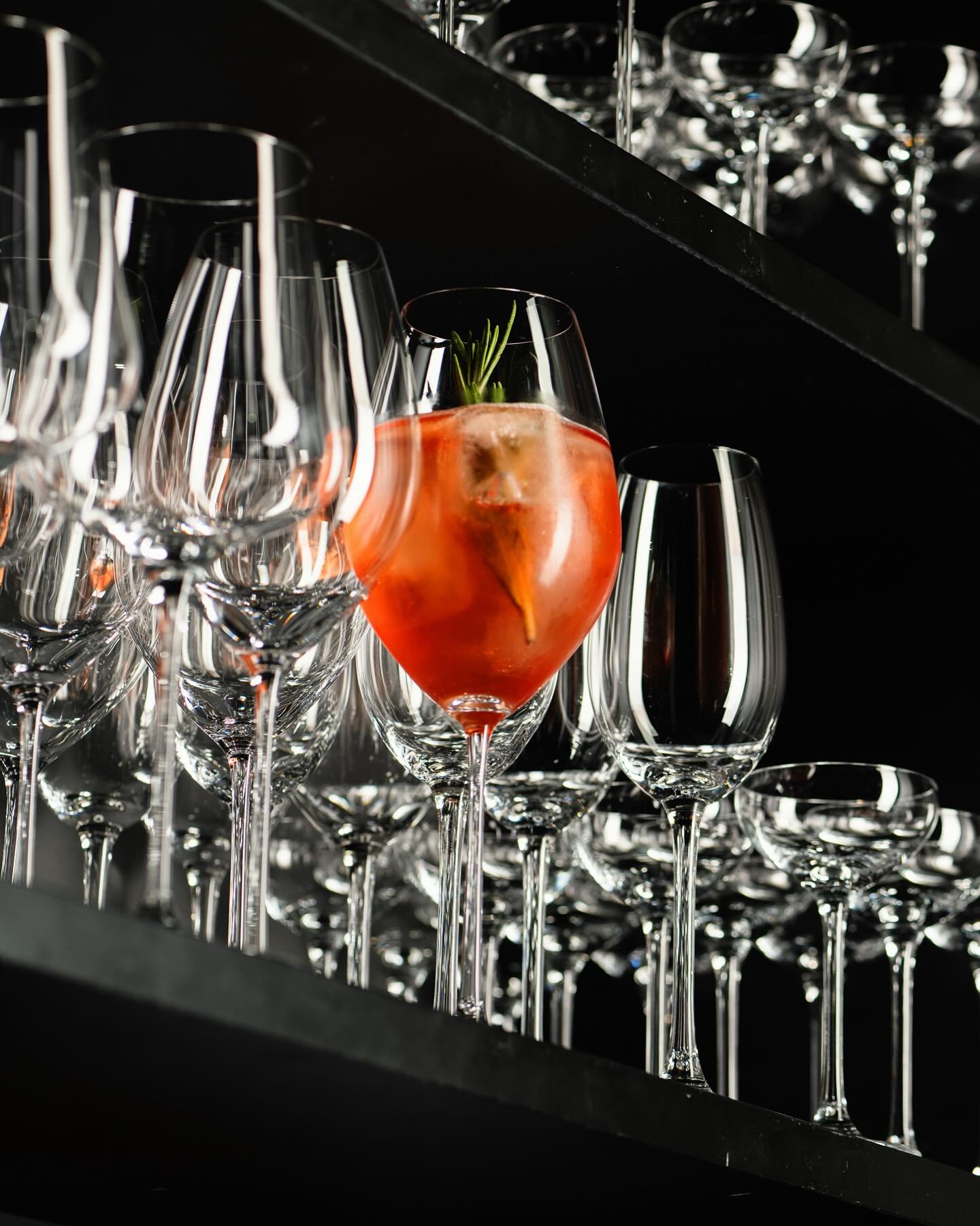 For those who run the show, a GM Spritz to keep it smooth. 

GRAND MARNIER &middot; CRANBERRY &middot; BUBBLES &middot; ROSEMARY

S
P
R
I
T
Z

#baramwasser #zurich #cocktailbar #bar #bestbar #goingforgold #supportinglocals #mixology #bestteam #hospit