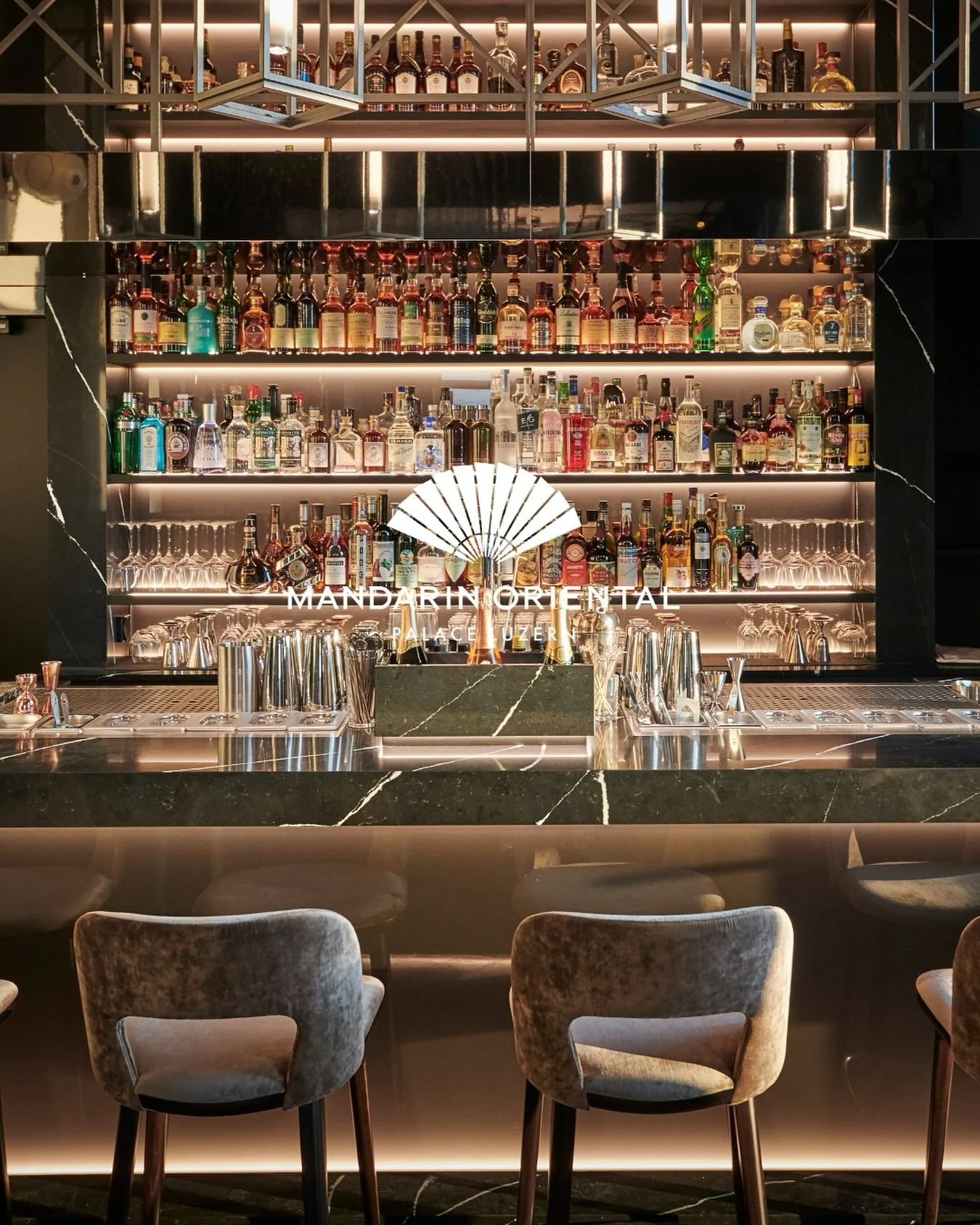 We&rsquo;re proud to share iconic moments with the Mandarin Oriental Palace, Luzern every Thursday in July.
Join us and enjoy specially curated cocktails on the stunning outdoor terrace #Quai10, set right on the beautiful Lake Lucerne. @mo_luzern @mo
