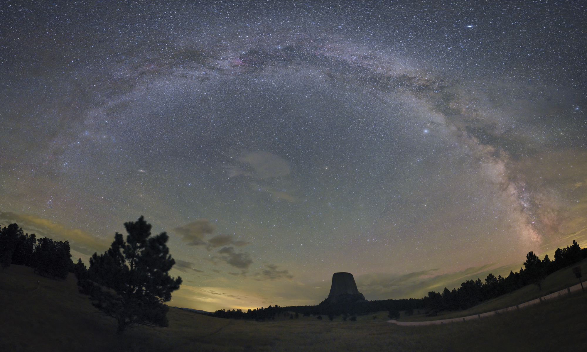 Devils Tower Milky Way.jpg