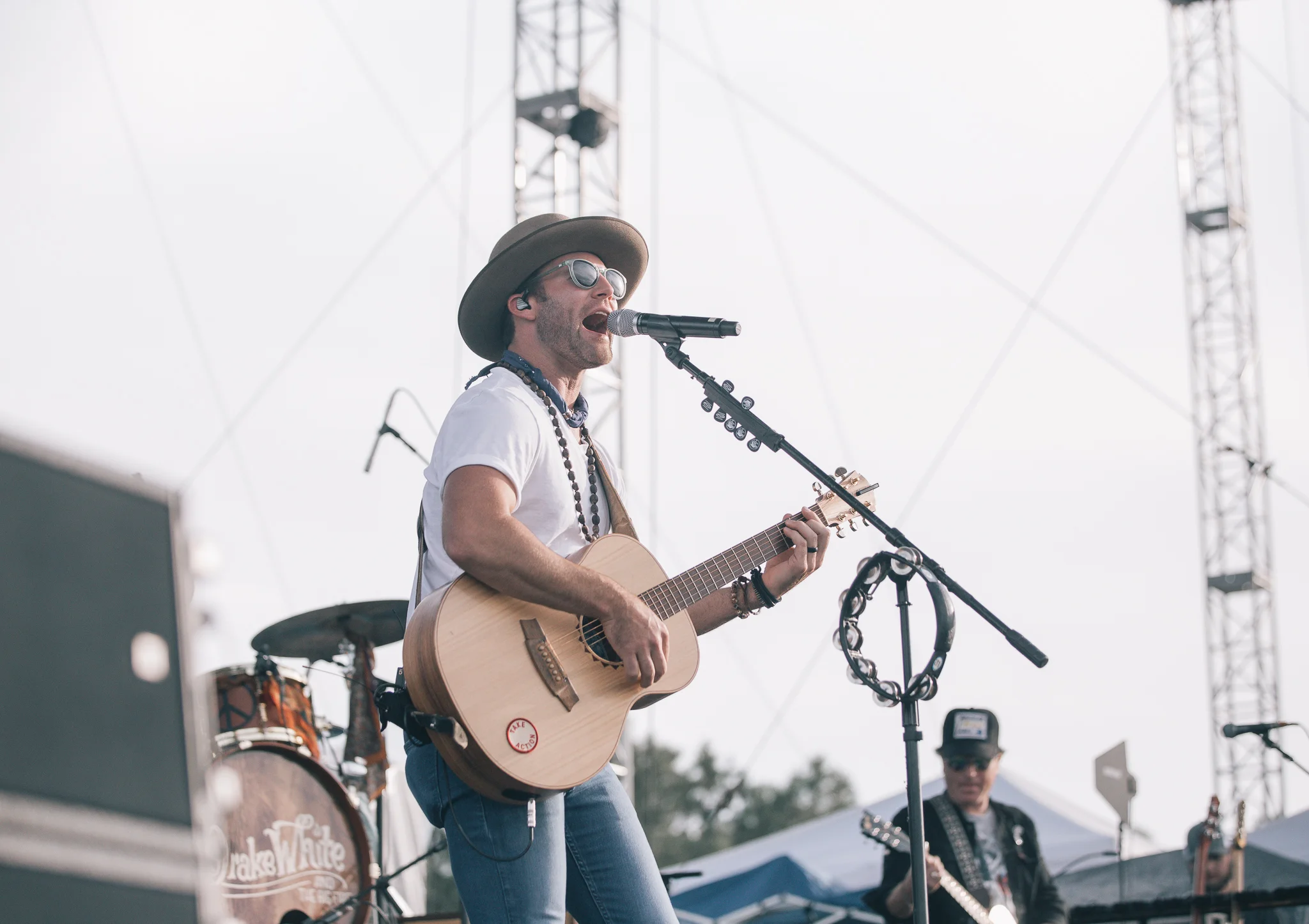 DRAKE WHITE