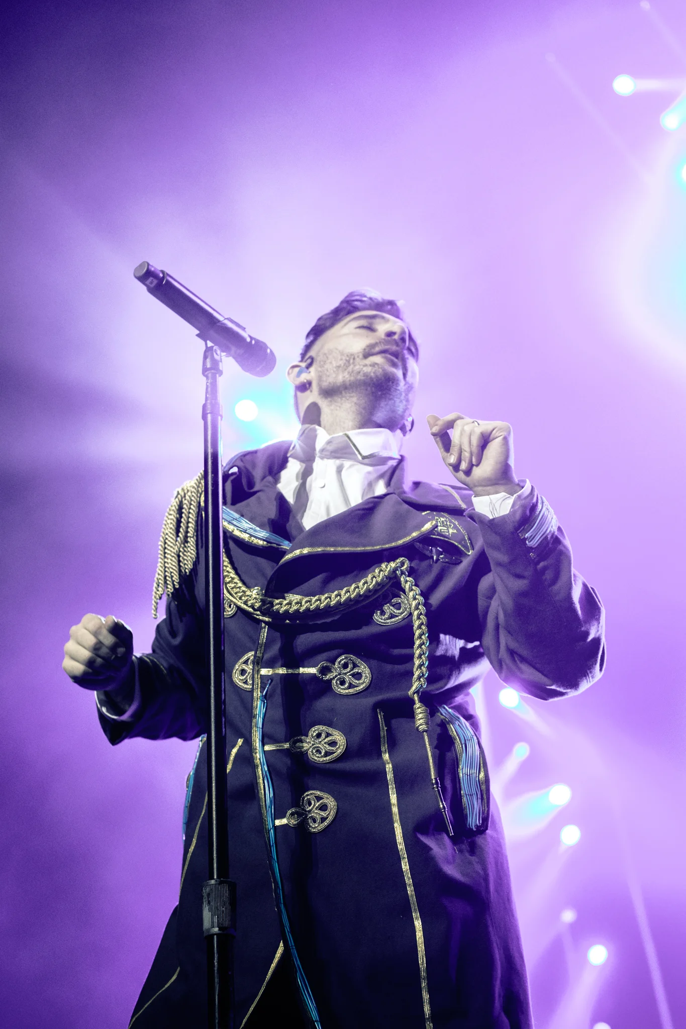 JON BELLION AT THE MET IN PHILADELPHIA, PA — CONTENT