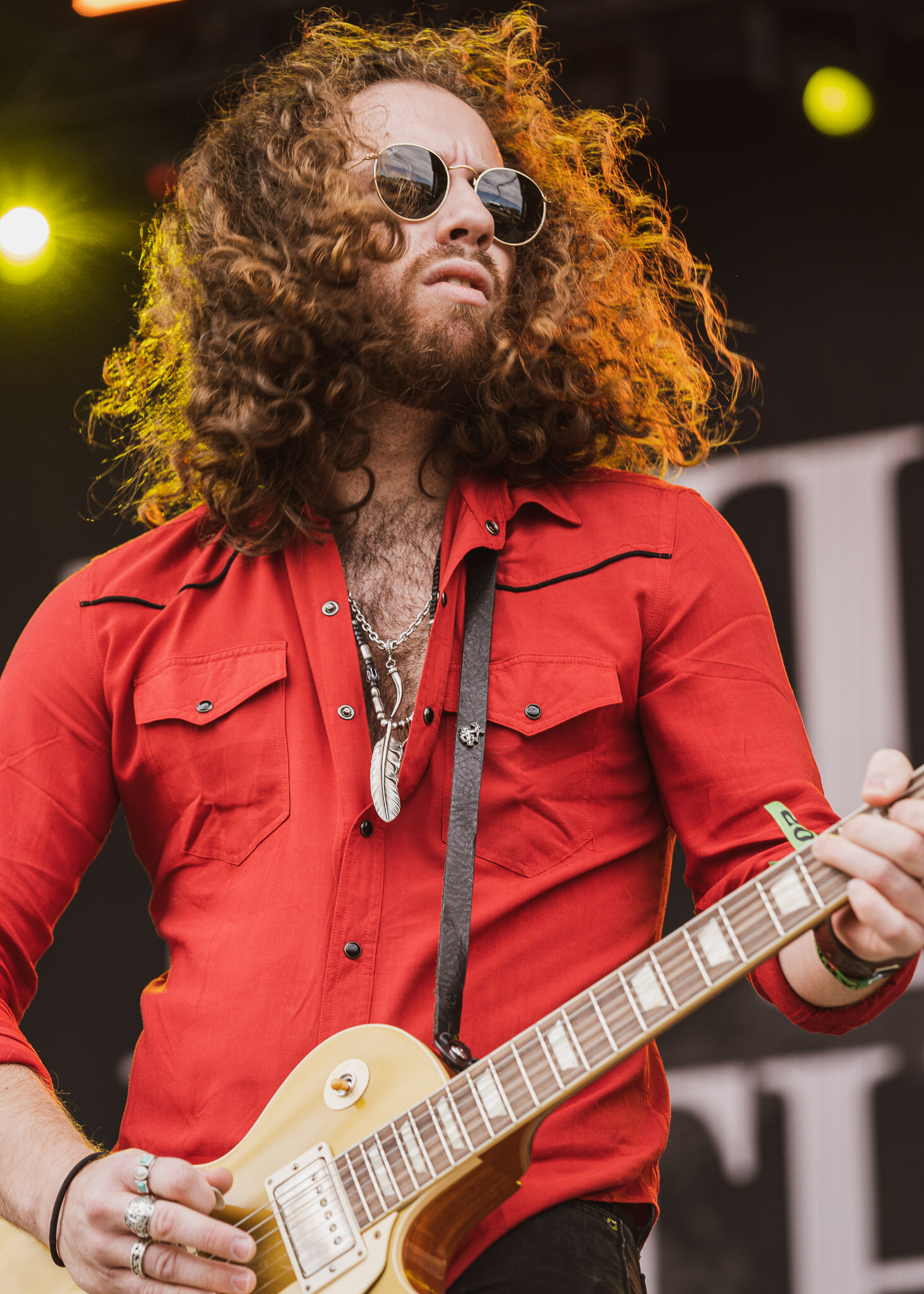 TYLER BRYANT AND THE SHAKEDOWN