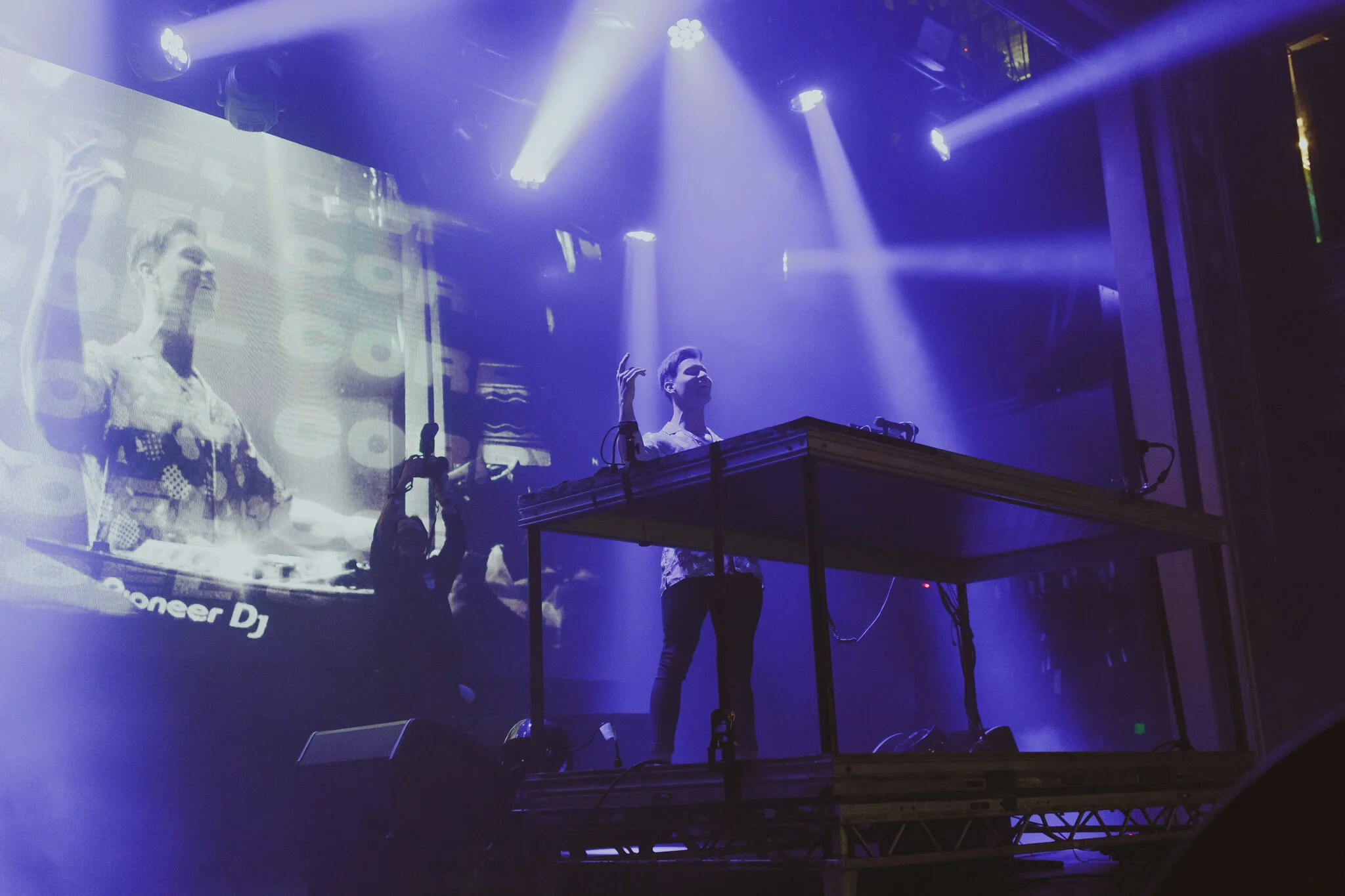 JOEL CORRY AT WEBSTER HALL IN NEW YORK CITY — CONTENT