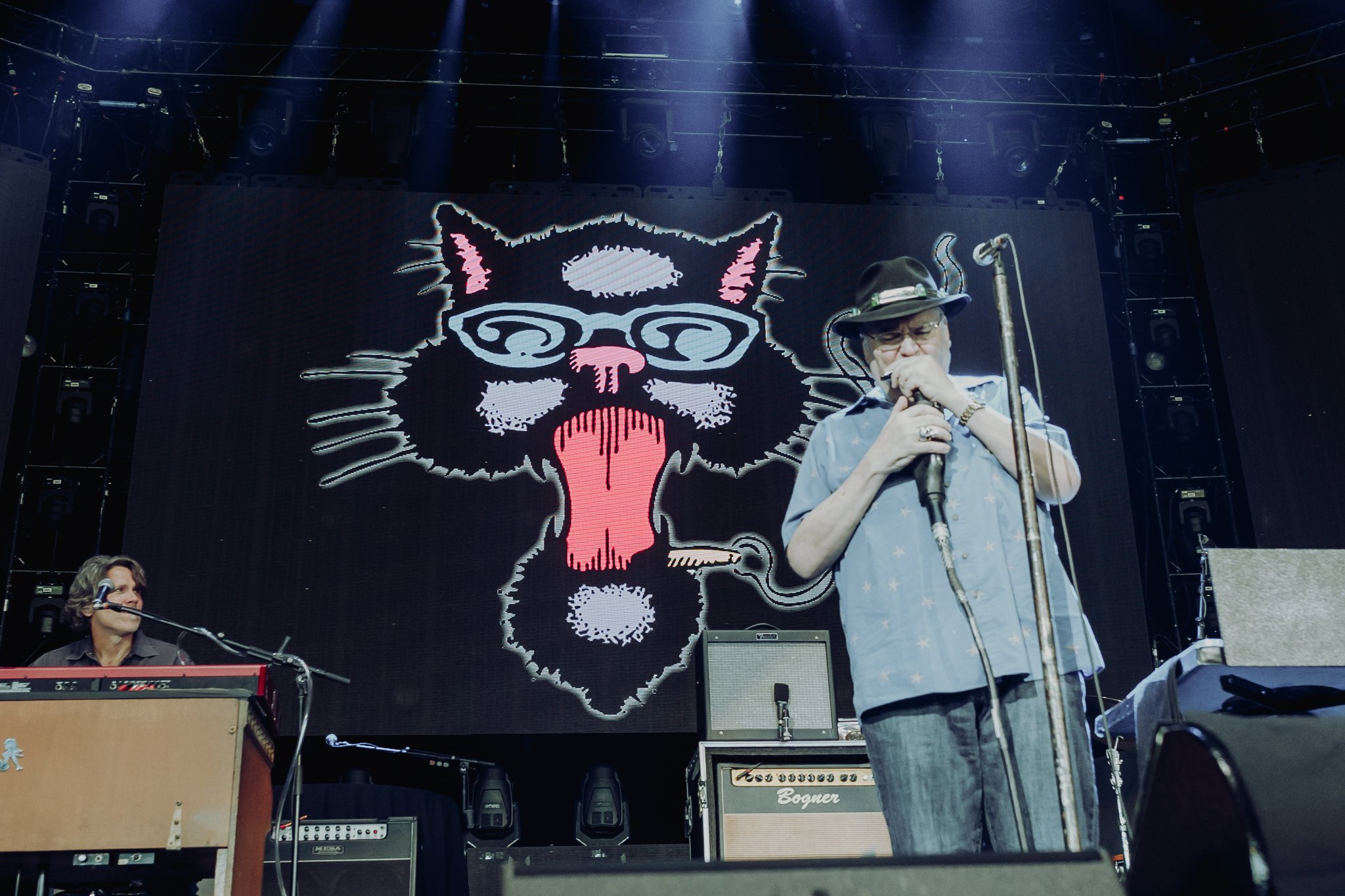 BLUES TRAVELER