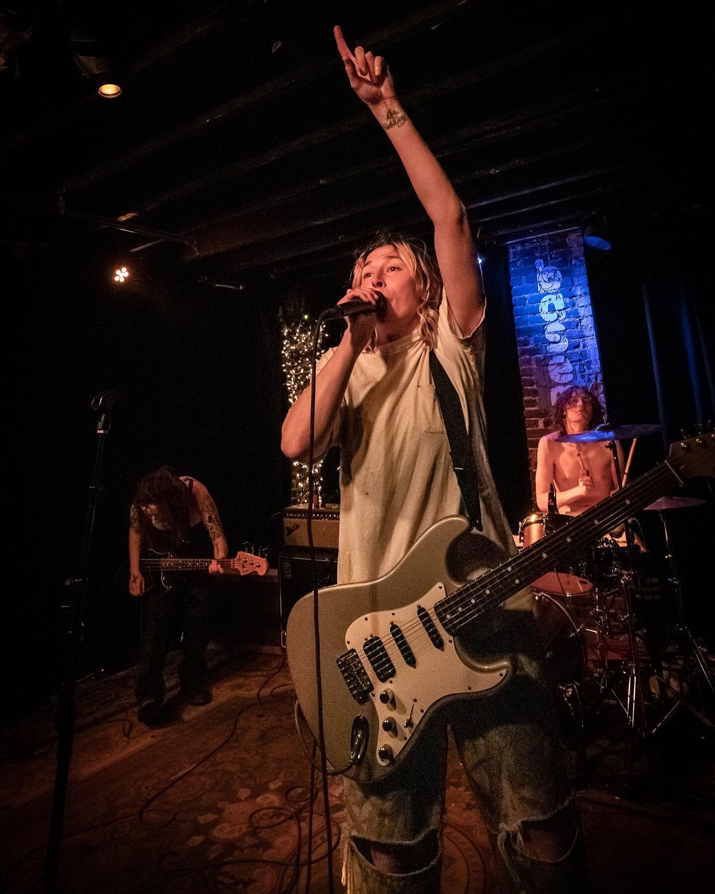 We caught @thebobbylees at @thebasementnash in Nashville, TN on their North American tour in support of their new album, Bellevue. Check out our photos and review on our site now!

Link in bio.

📸: @jennaperryphotography