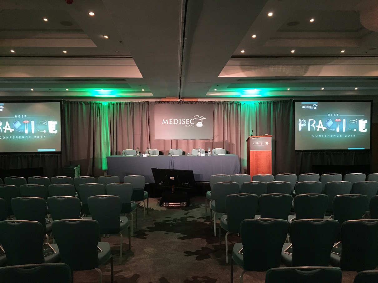 2 screens with drape1.jpg