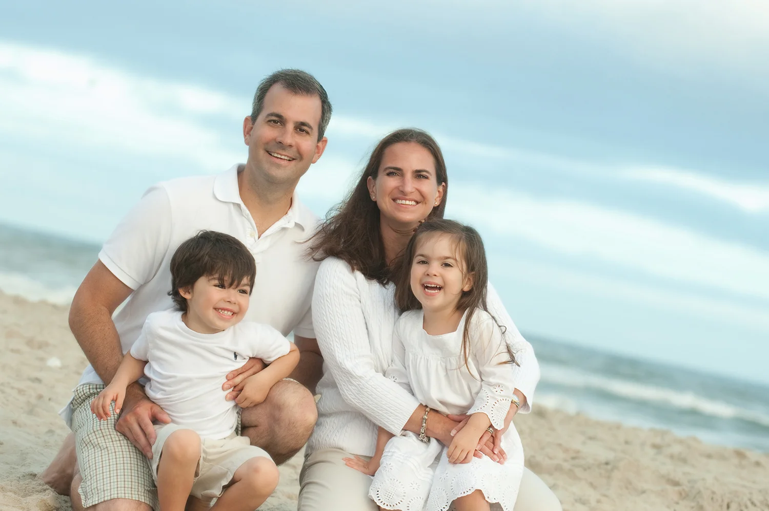 family_FamWithTwinsBeach.jpg