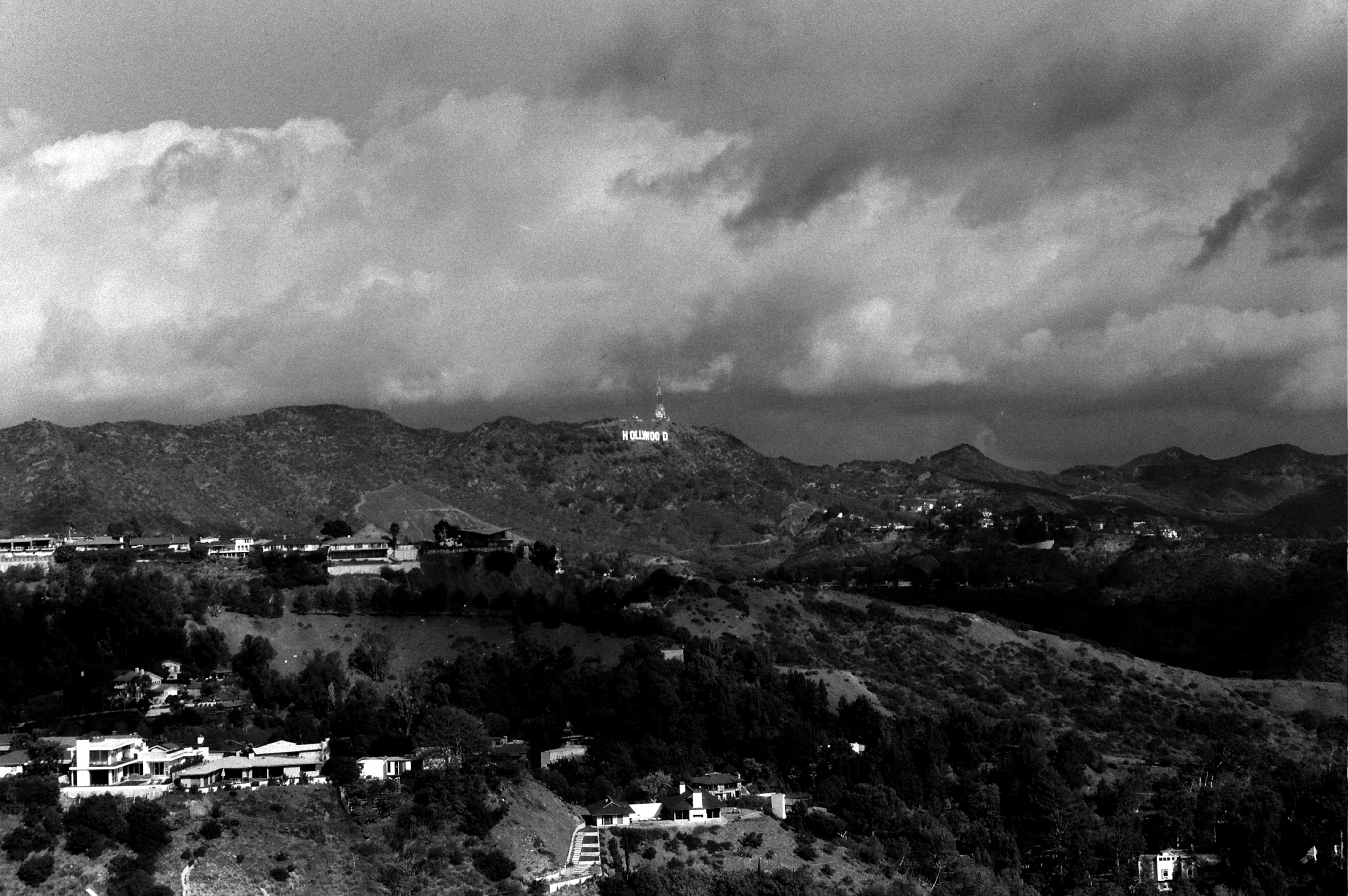 hollywood-sign-1.gif