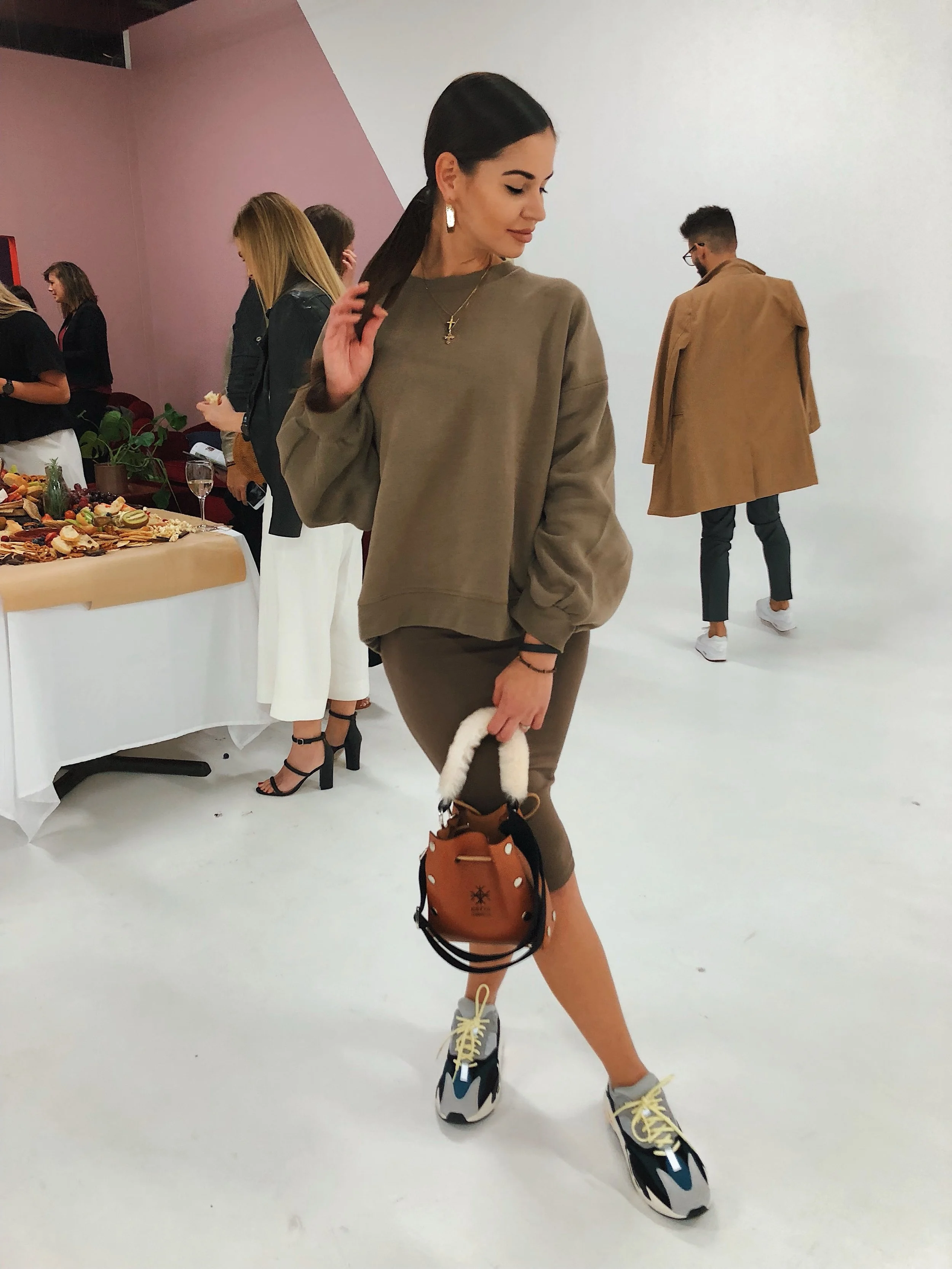 Wave Runner Yeezy Static Outfit Yeezy 700 Outfit Women's Online