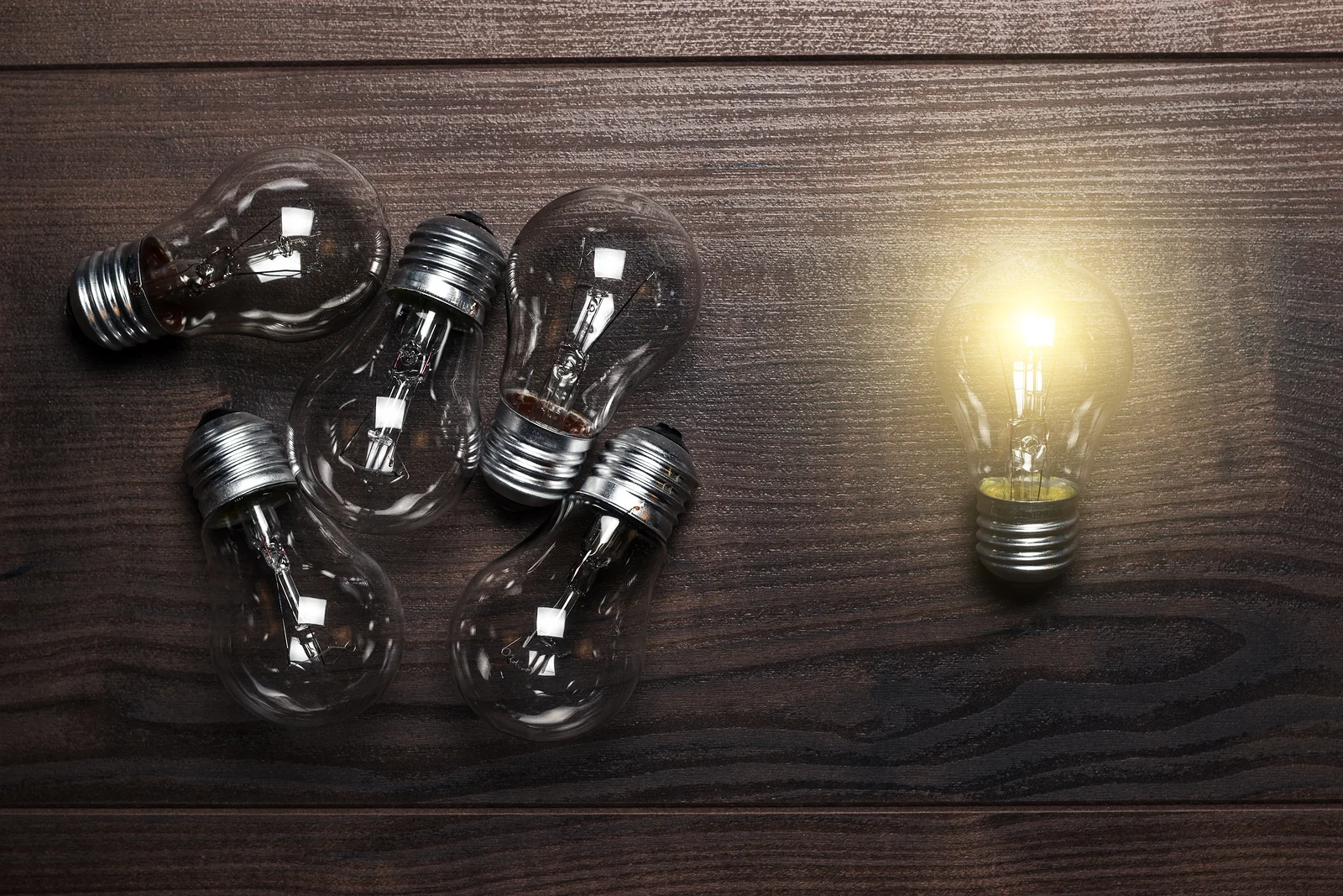 bigstock-bulbs-uniqueness-concept-on-wo-42724564.jpg