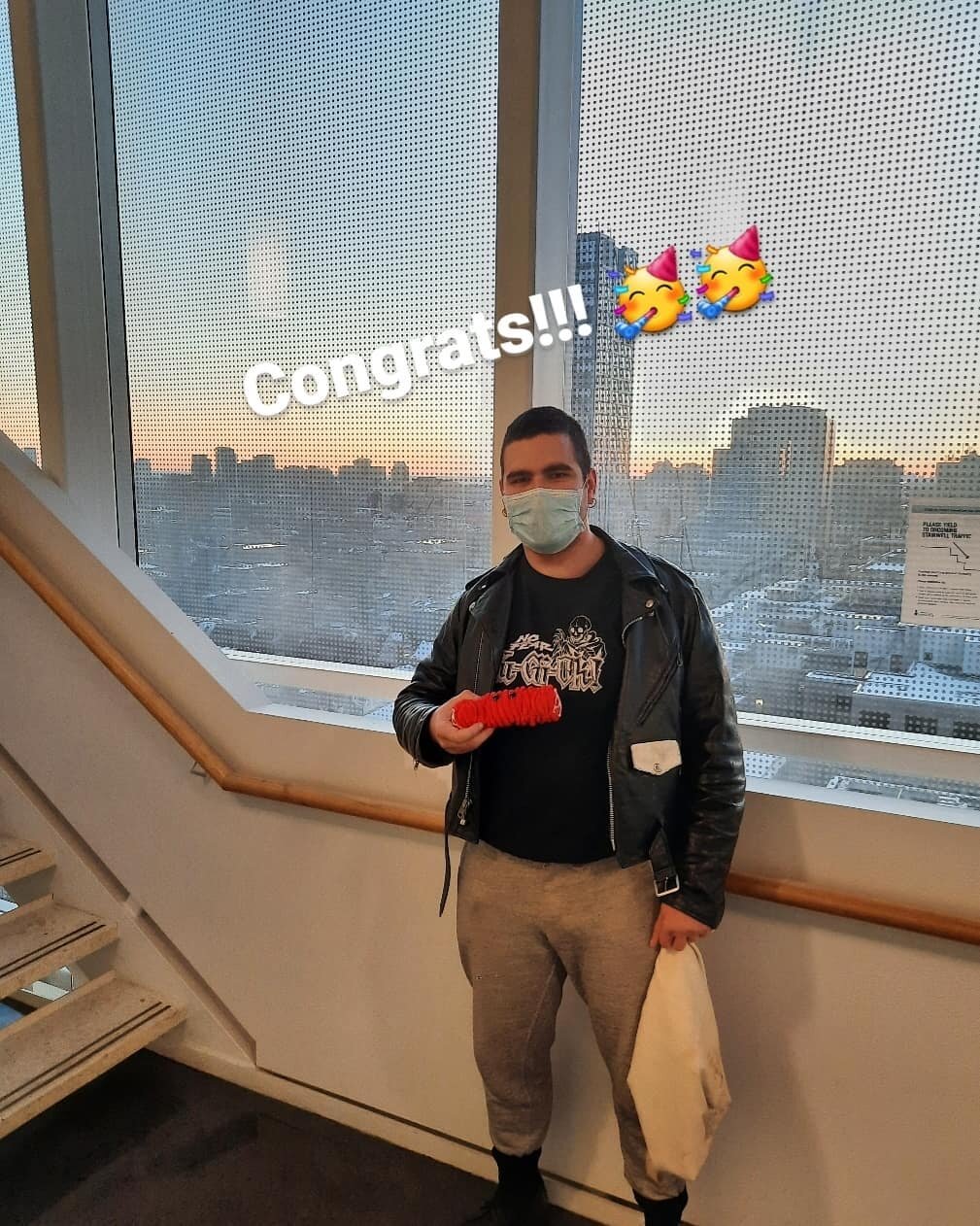 HUGE congrats to Matthew McFee for successfully defending his thesis last week!!🥳🙌 making him a MASc. Yayy!!
&bull;
&bull;
&bull;
&bull;
&bull;
&bull;
#scientist #science #uoft #terrencedonnelly #bme #toronto #graduate