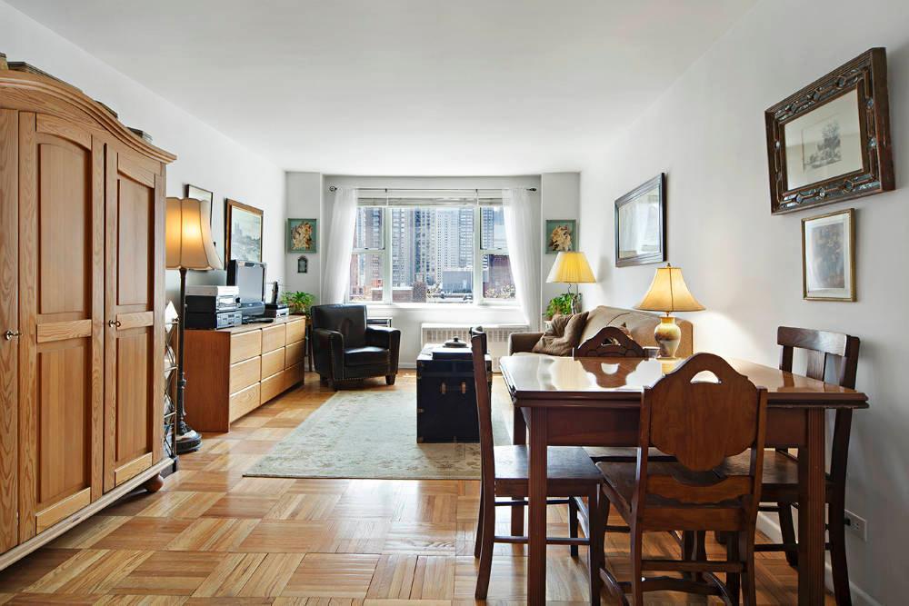 435 East 77th Street, 9C Sold 8/19/14