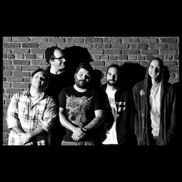 [FREE SHOW] Iron Chic