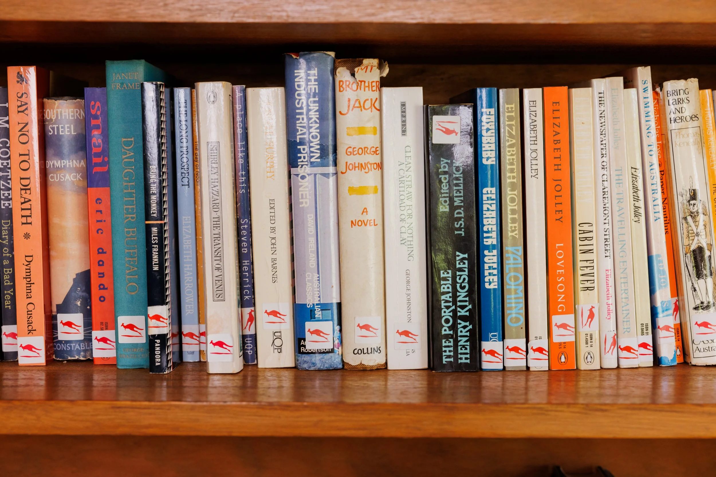 Small-group Australian creative writing courses.