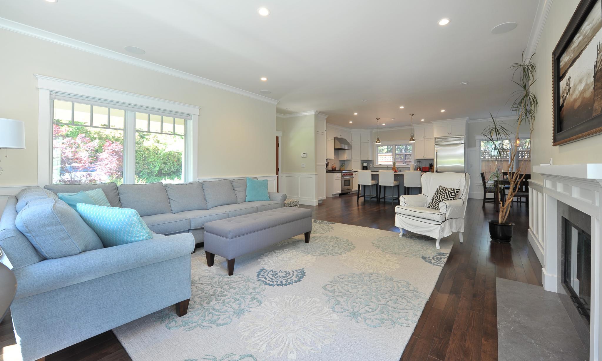 129 Bay_Living_2.jpg
