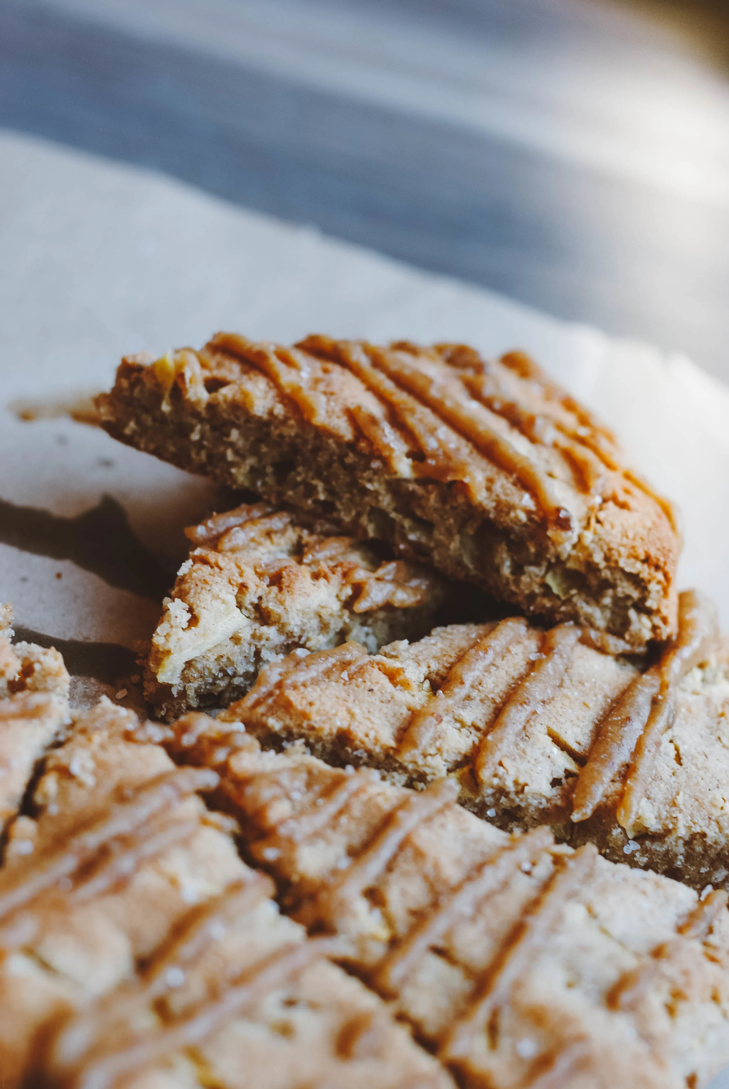 Salted Caramel Apple Scones 