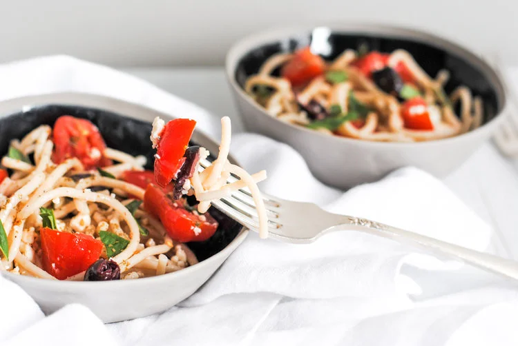 Easy Mediterranean Pasta Salad 