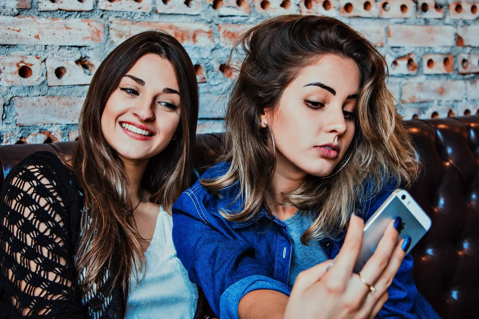 The era of FOMO: 3 major ways Instagram and Facebook damages your mental health, and what to do about it