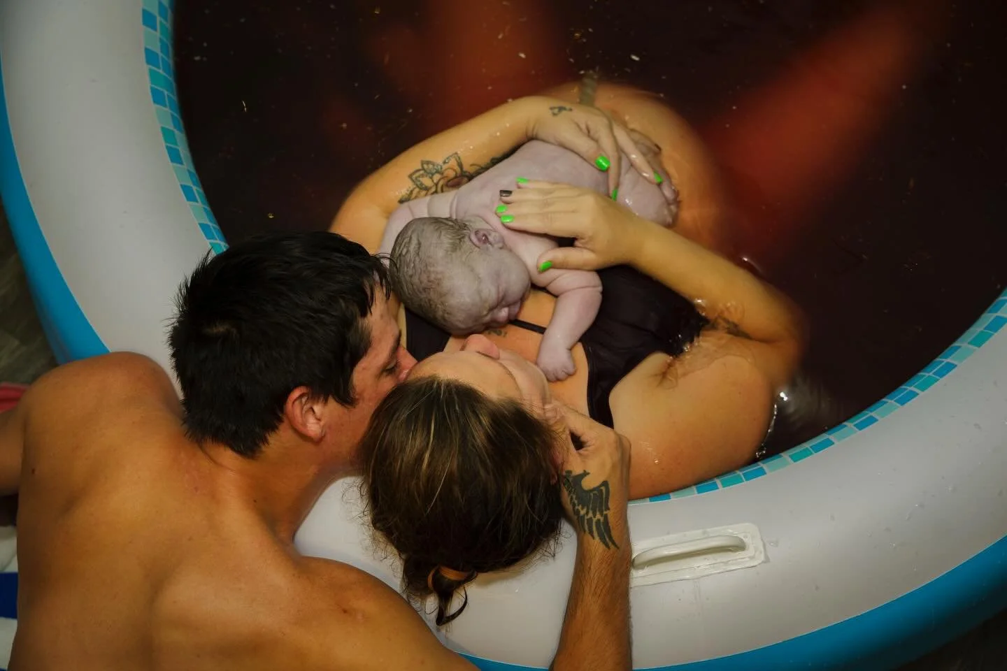 Amanda&rsquo;s Freebirth | I am always so humbled to be invited into the intimate, raw, vulnerable event that is birth. This is the second birth I have photographed for Amanda, and she has become a friend. 

Amanda labored during the day, comforted a