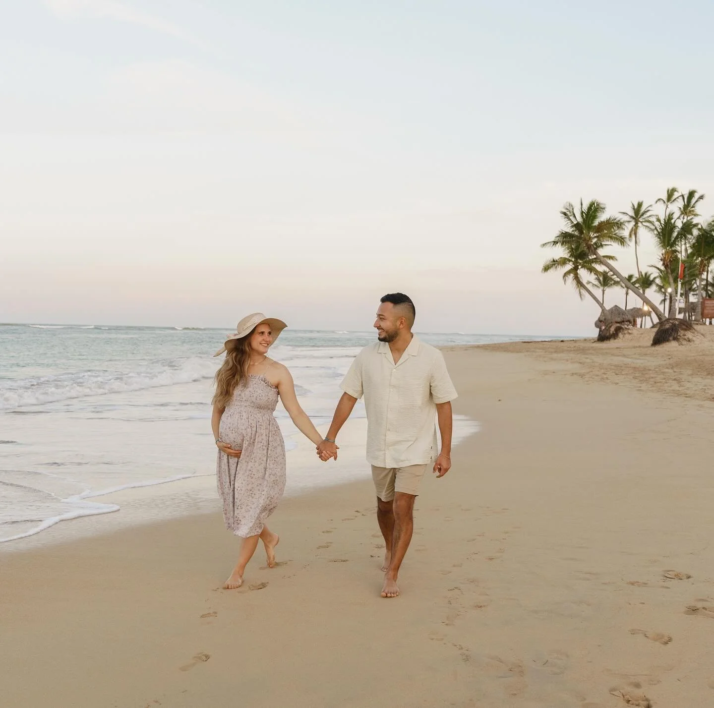 Here&rsquo;s my own little mini-session from Punta Cana a few weeks ago&hellip; I will be on maternity leave starting in March and ready to take on sessions again beginning in May! 😍