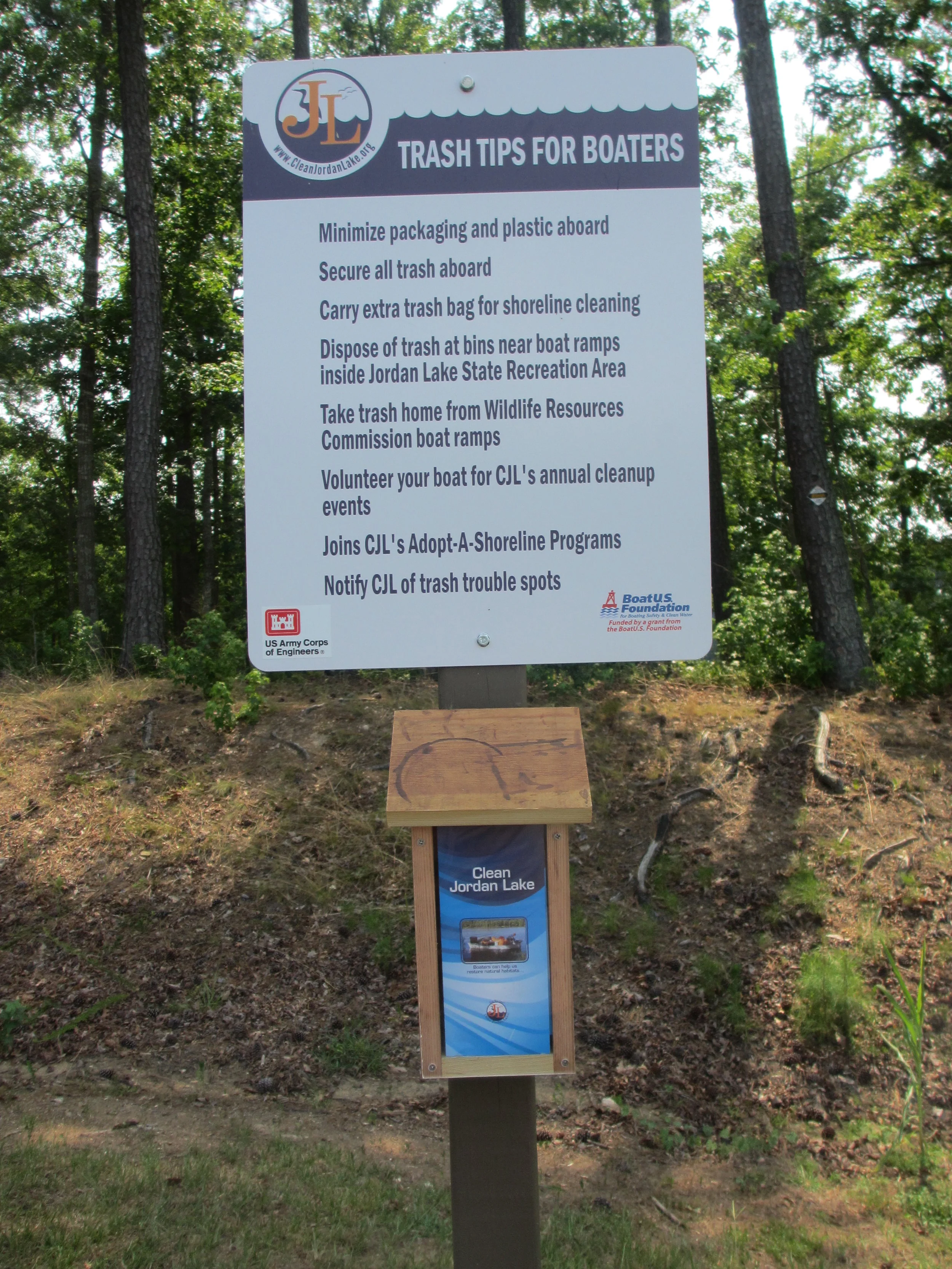 Trash Tips for Boaters Signs Installed at Boat Ramps