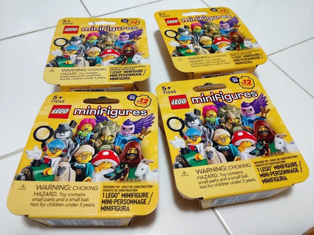 When you're under the weather, and your sweet husband goes to the store to pick up some things to help you feel better, and returns with Lego minifig mystery packs. 💜 The four we got (apologies for the crappy photo quality): 

🏅 The Sprinter, an at