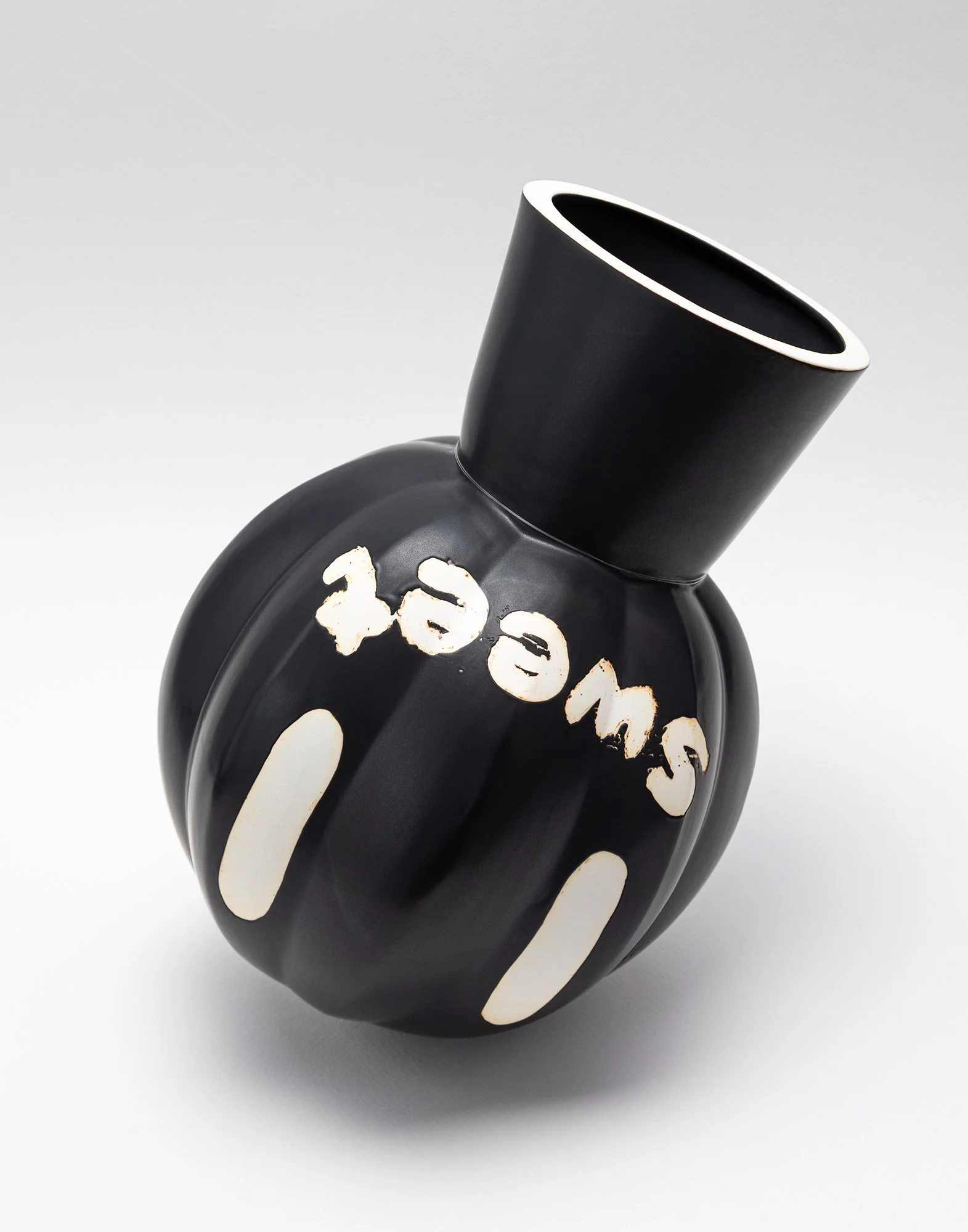  City Oasis-Liberation Break out of self made prison 2022-2023 Ceramic 19x19x30cm     