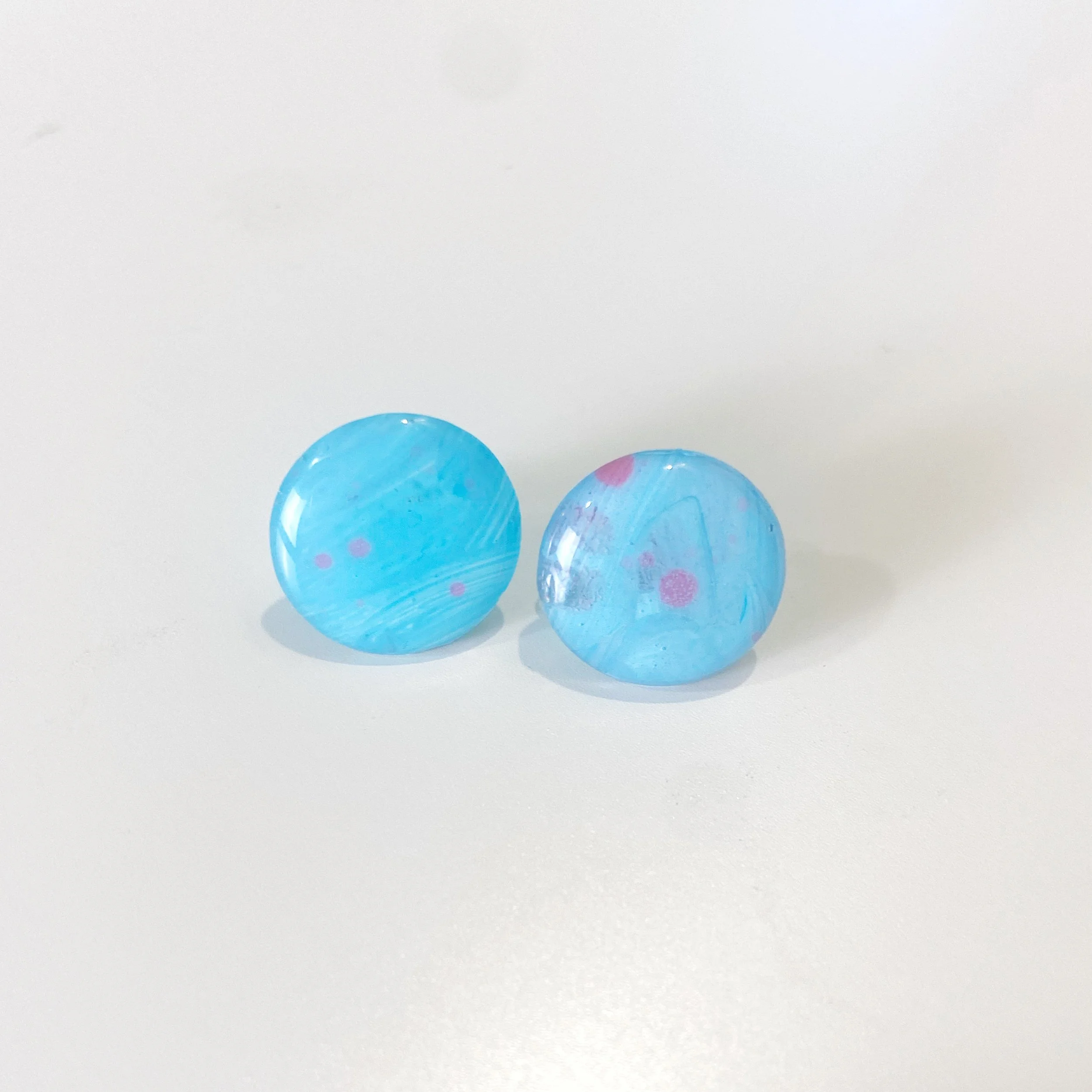 Aurora stud_aqua, pink spots_02.jpg